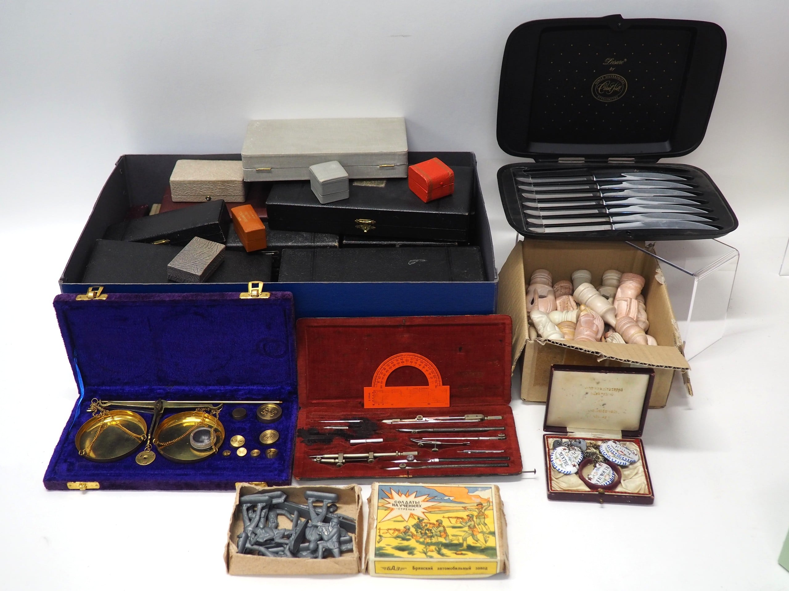 Vaaka, sotilaat ym. - Huutokauppa Ekman