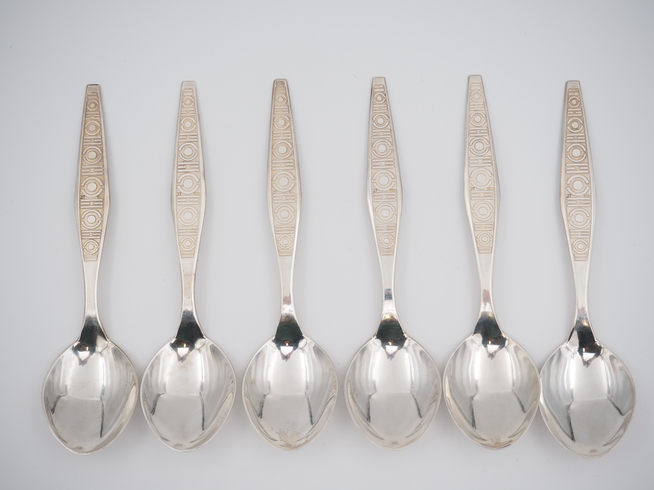 Hopealusikat - Huutokauppa Ekman