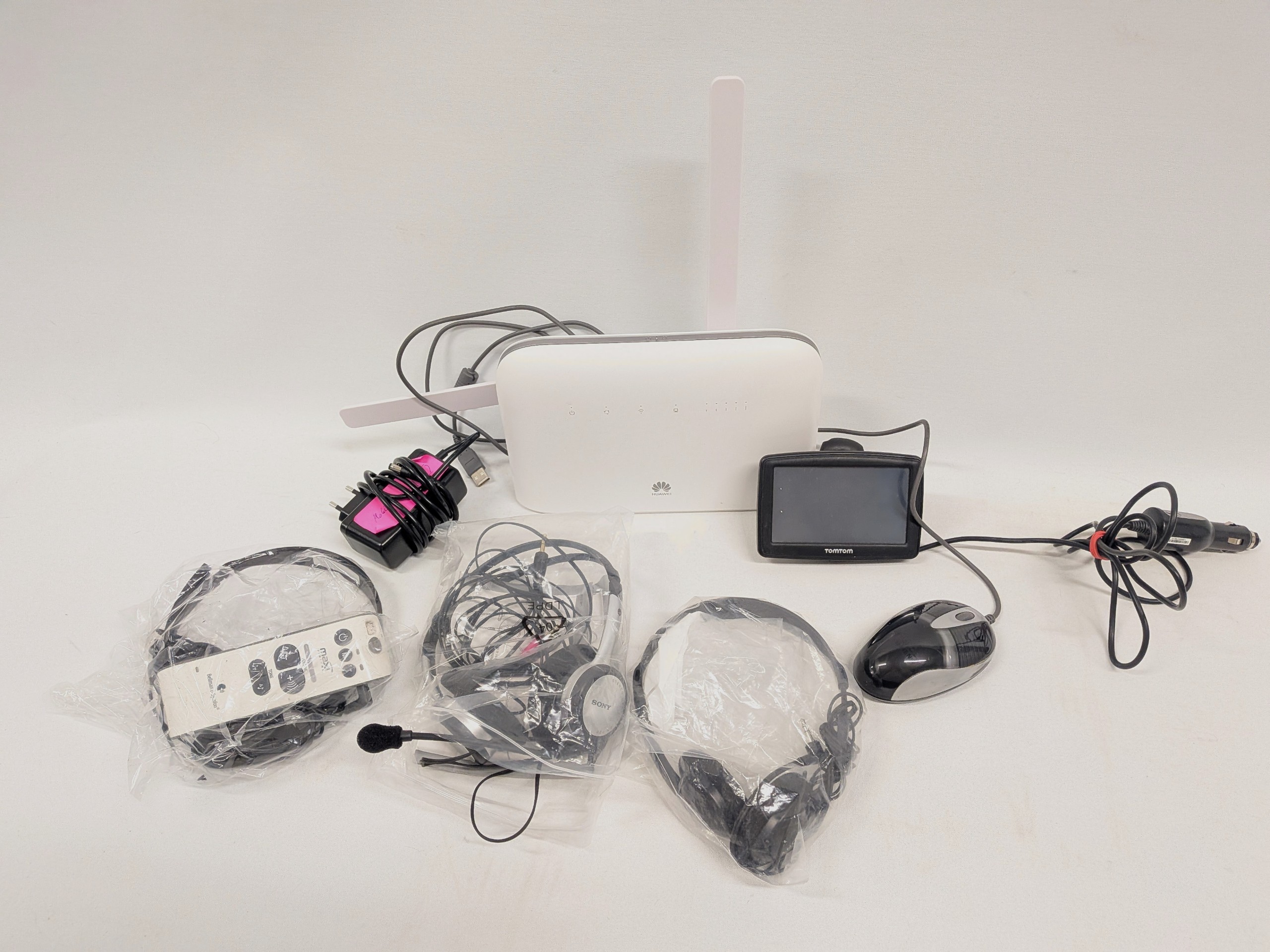 Huawei, Tomtom ym. - Huutokauppa Ekman