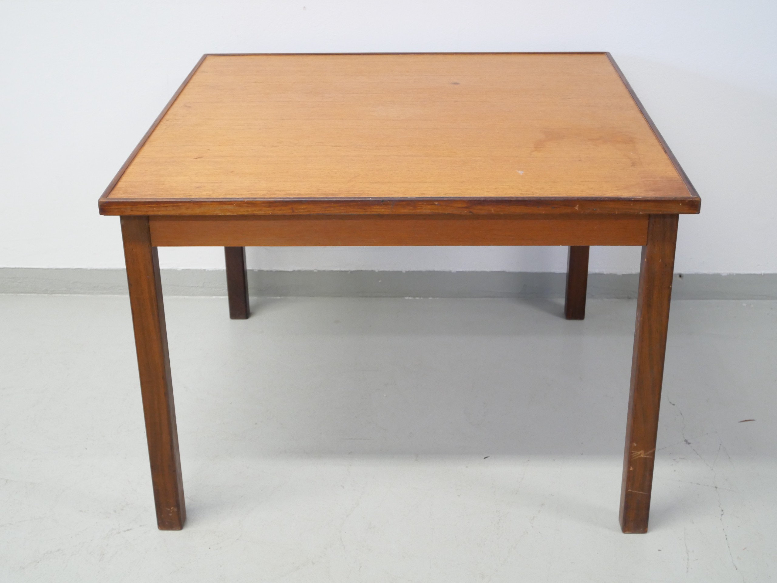 *Pöytä - Huutokauppa Ekman