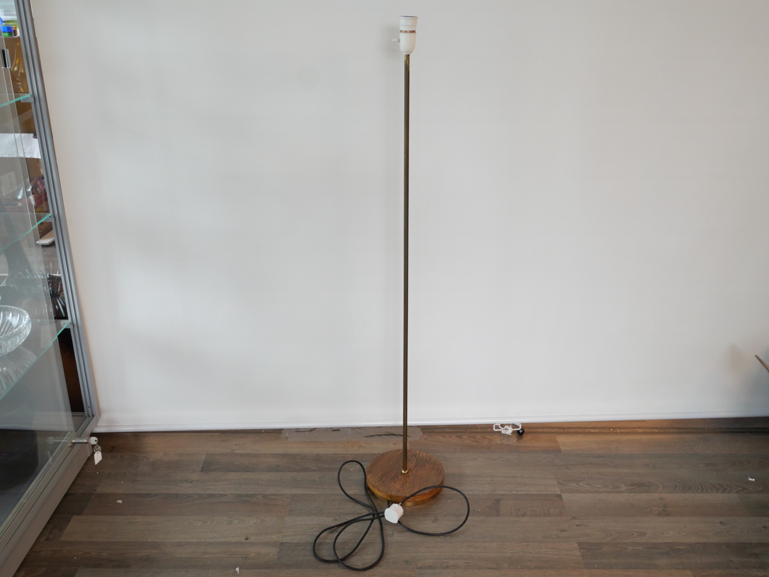 Lattiavalaisin - Huutokauppa Ekman