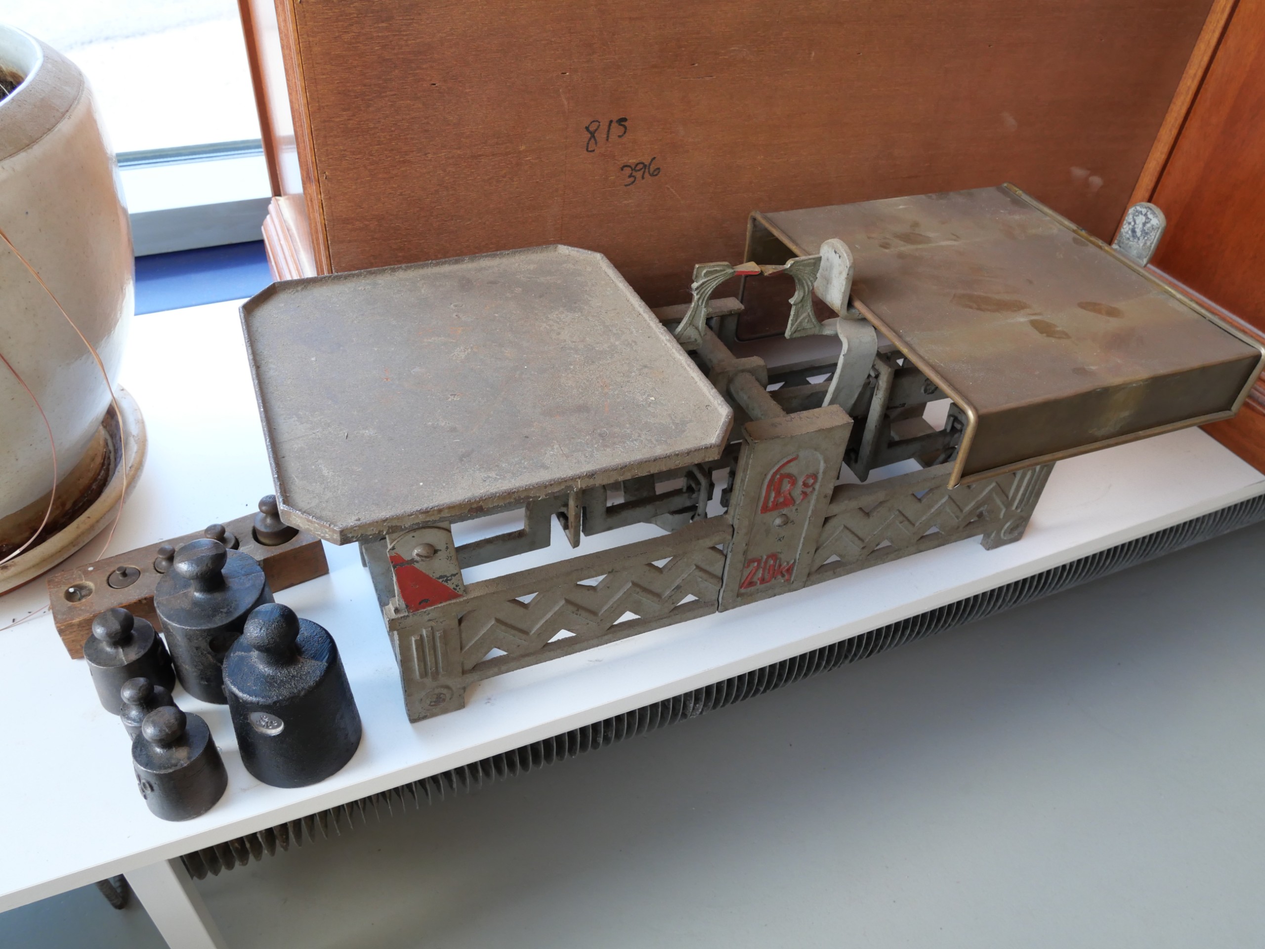 *Vaaka ja punnukset - Huutokauppa Ekman