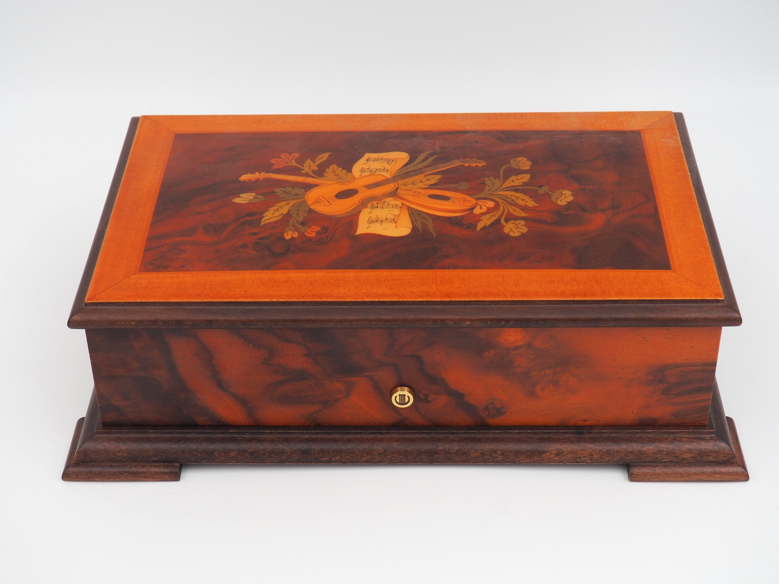 Soittorasia - Huutokauppa Ekman