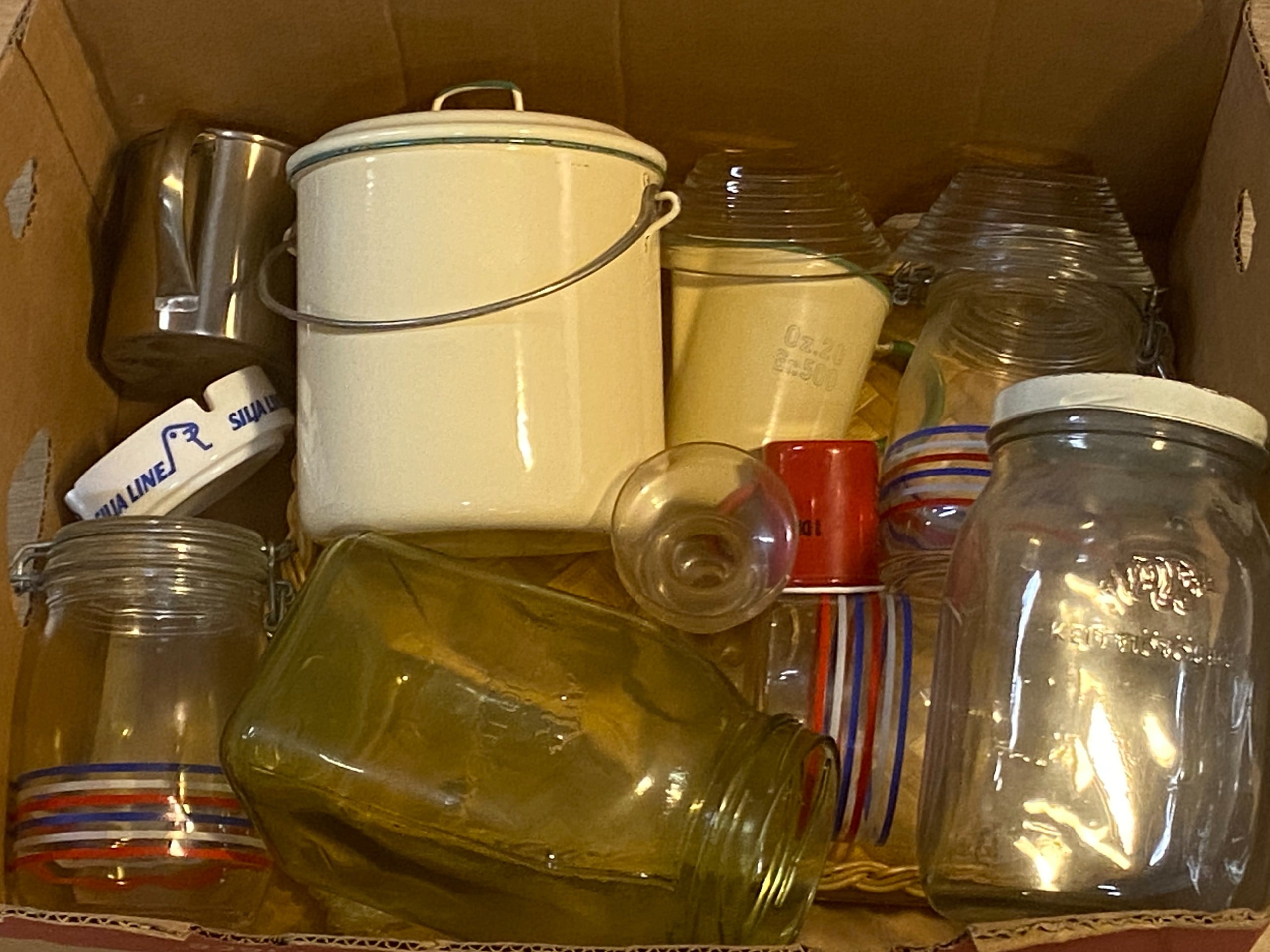 Lasipurkit ym. - Huutokauppa Ekman