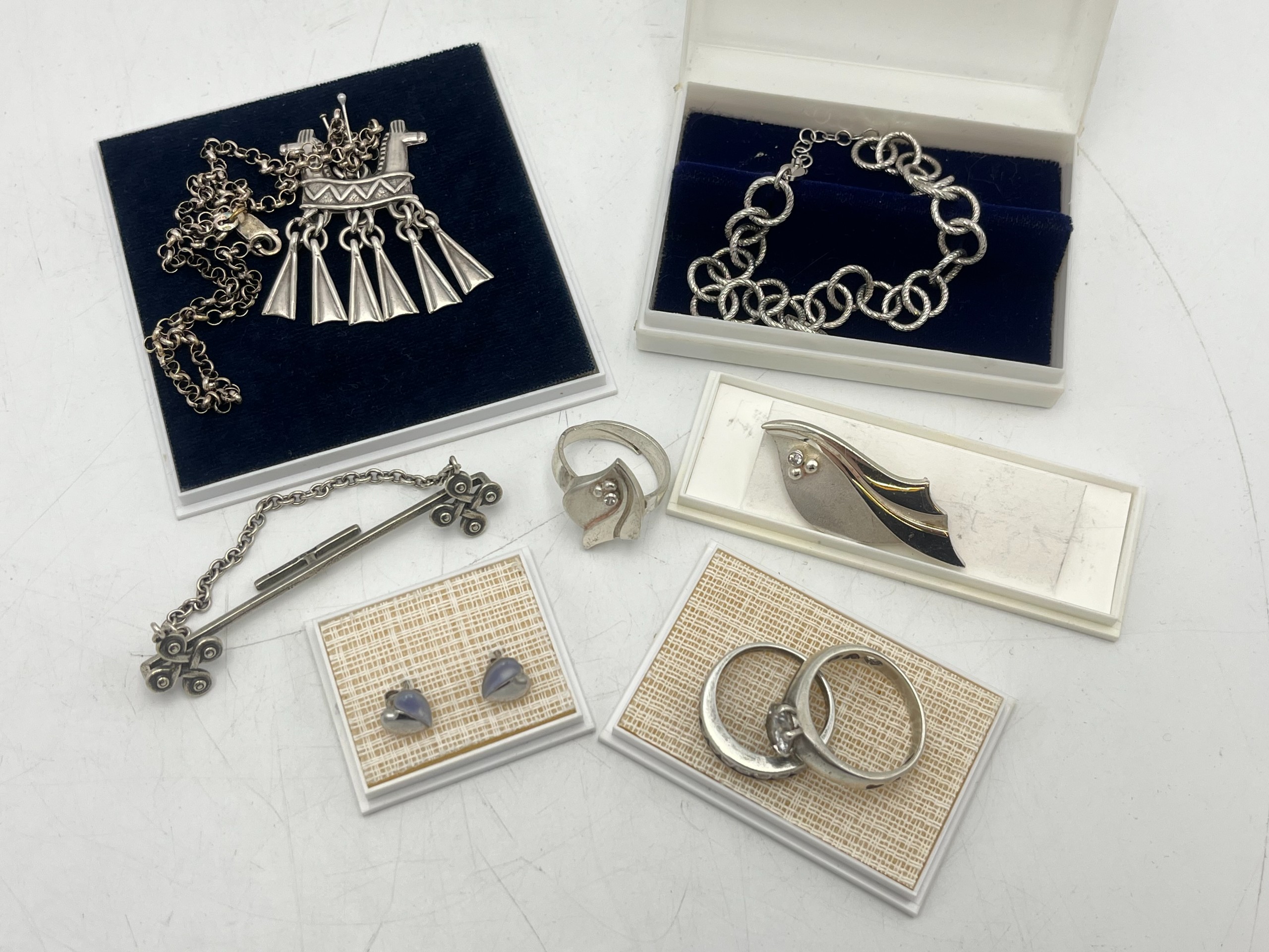 Kalevala Koru, 925H korut - Huutokauppa Ekman