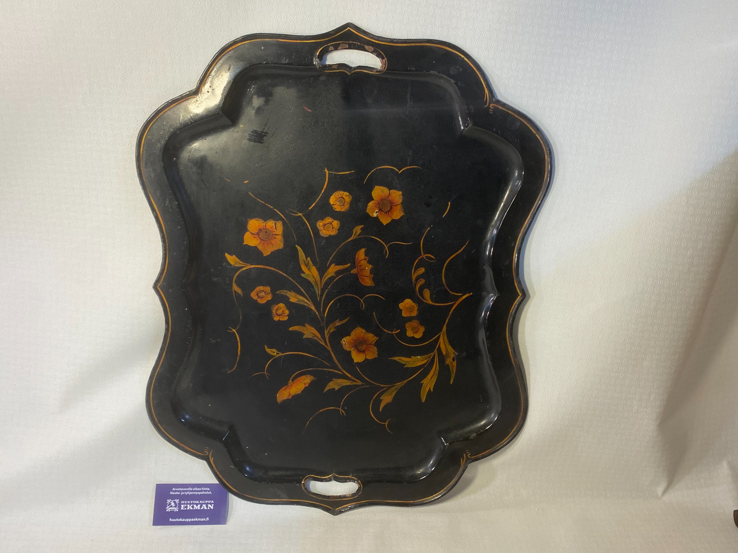 Käsinmaalattu tarjotin - Huutokauppa Ekman