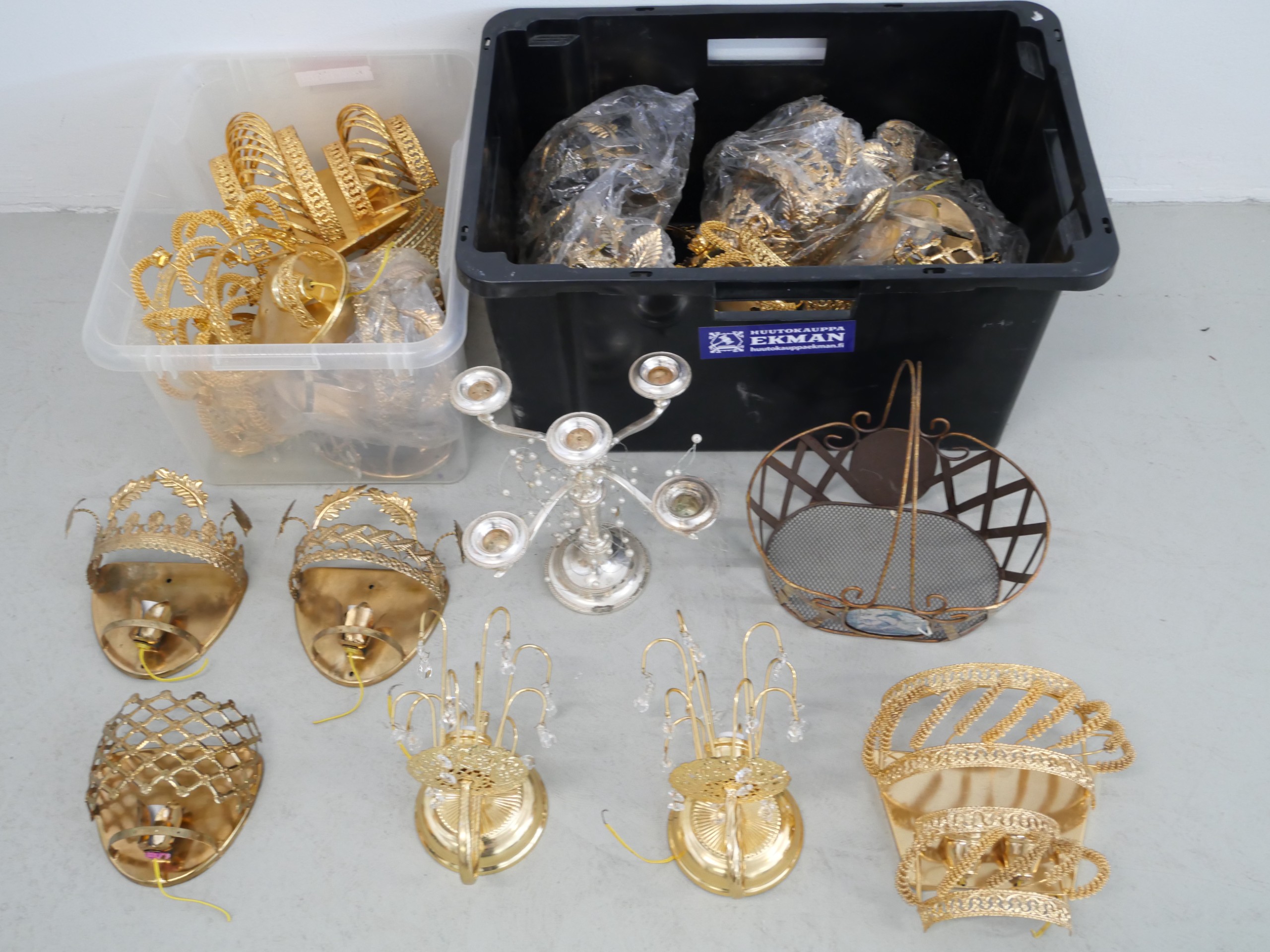 *Koriste-esineet ym. - Huutokauppa Ekman