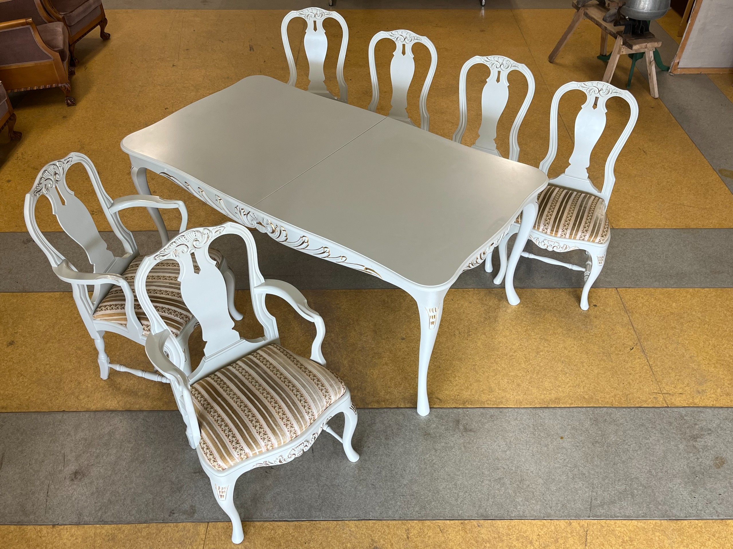 Talonpoikaisrokokoo ruokaryhmä - Huutokauppa Ekman