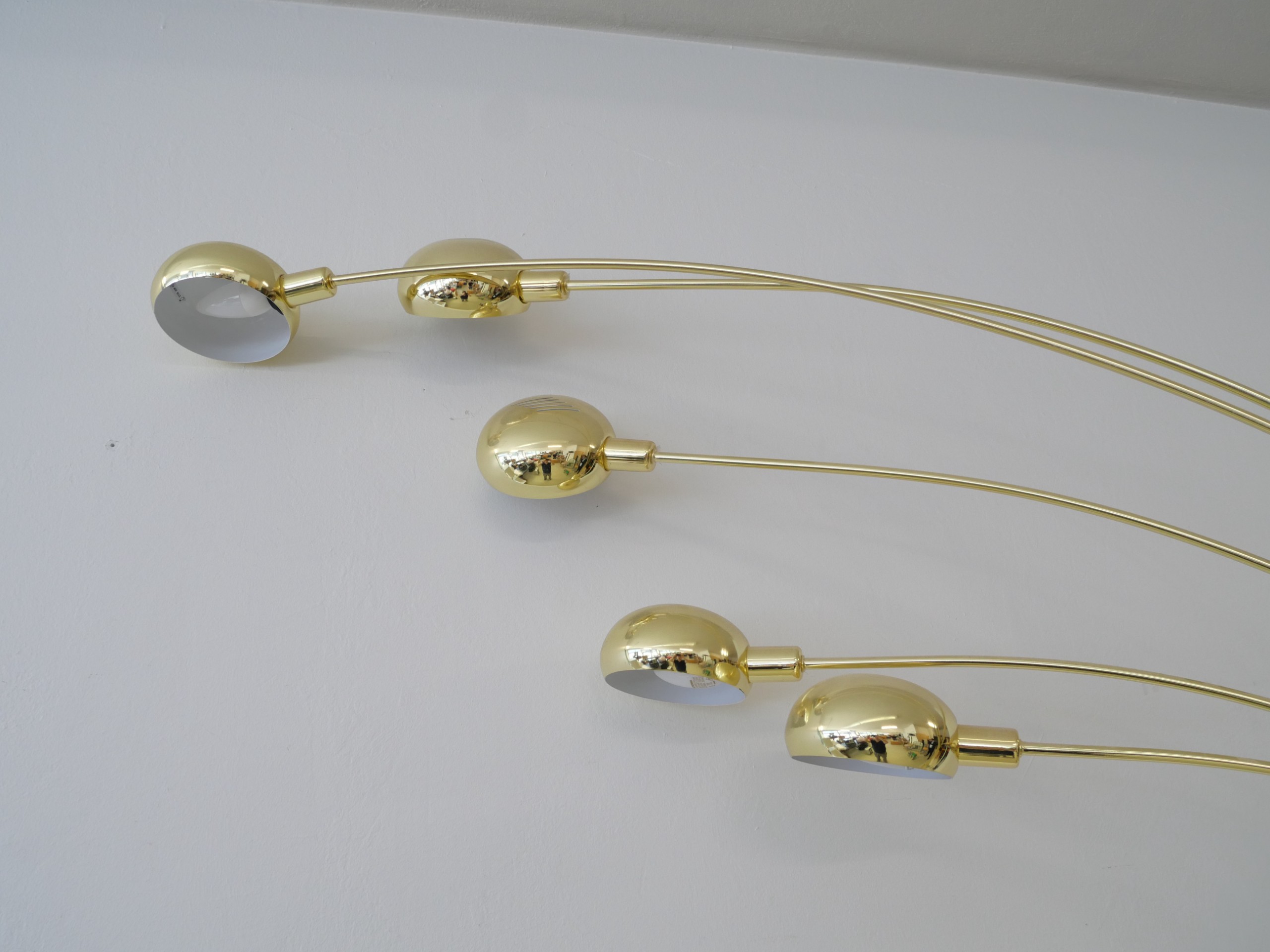 *Lattiavalaisin - Huutokauppa Ekman