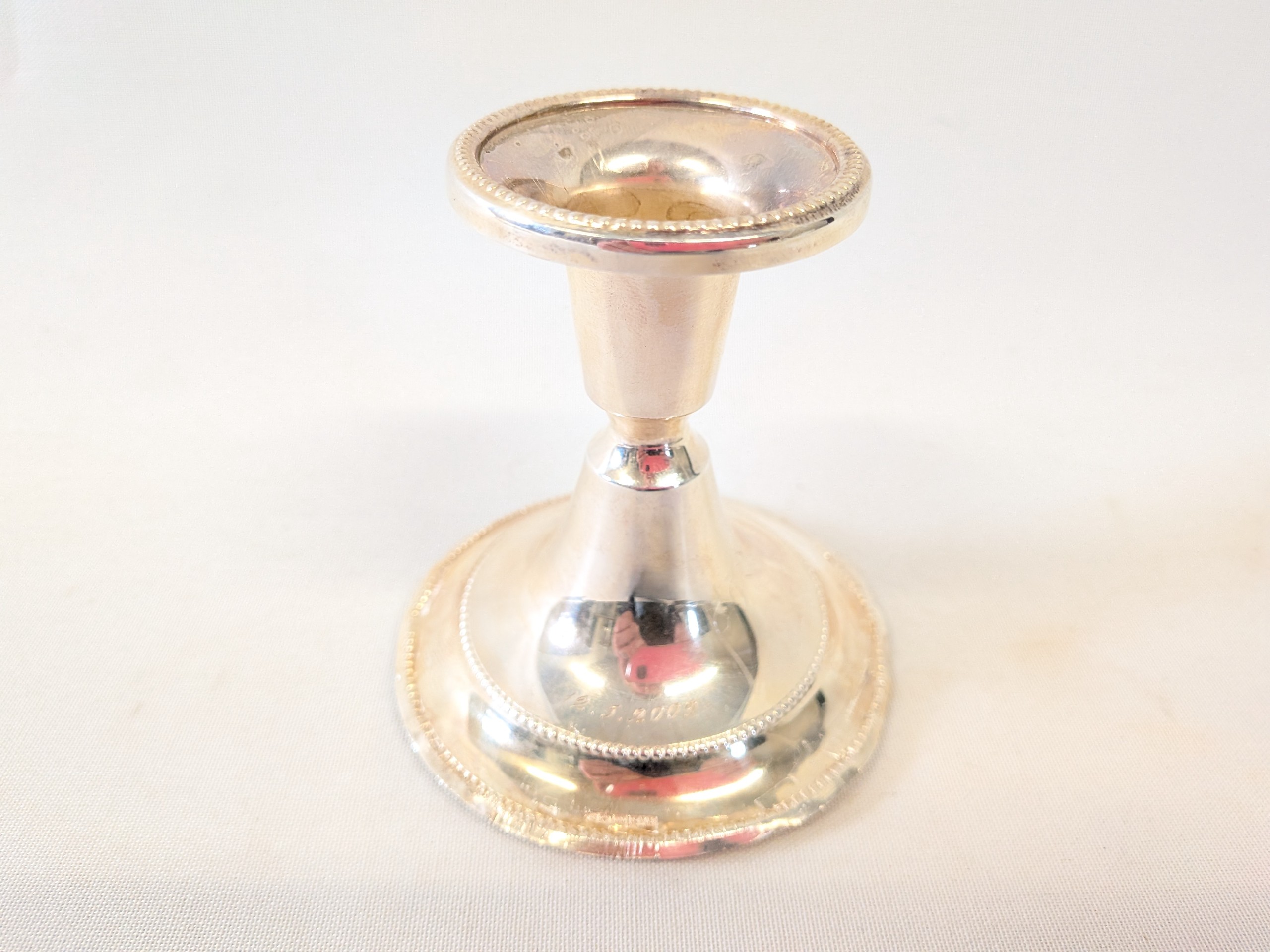 Hopeinen kynttilänjalka - Huutokauppa Ekman