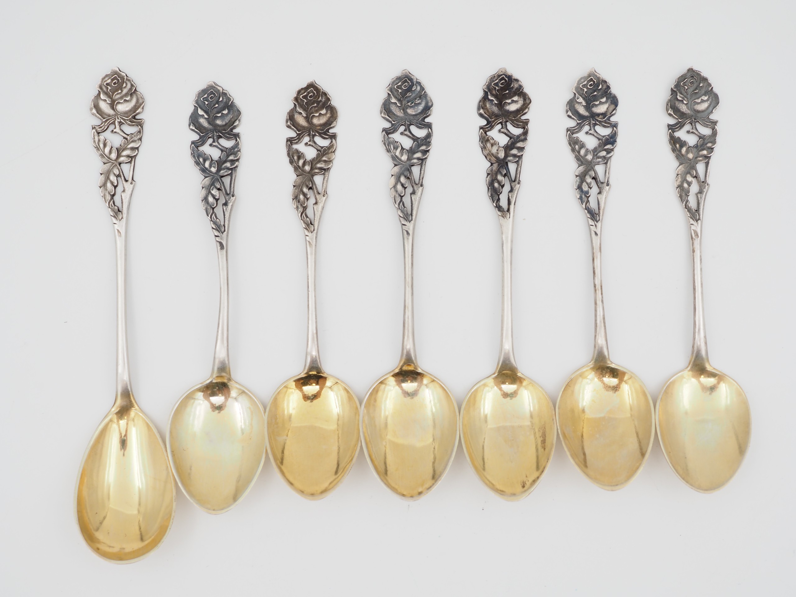 Hopealusikat - Huutokauppa Ekman