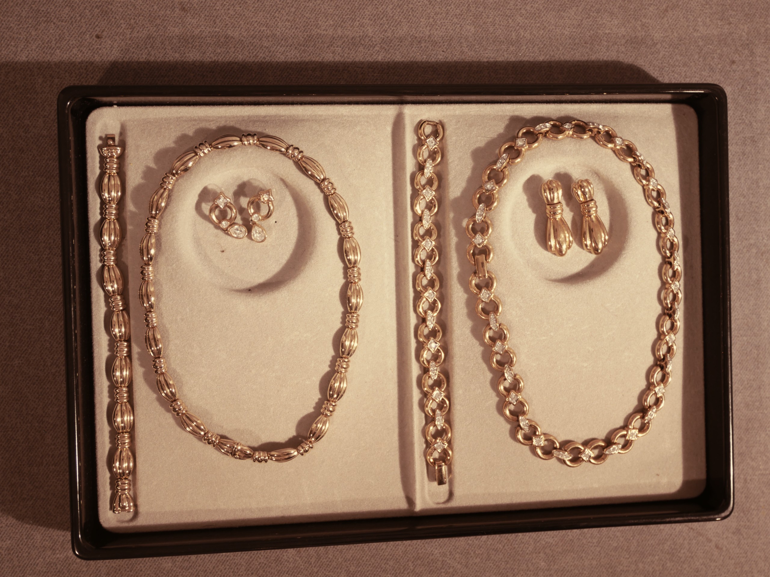 Koruja - Huutokauppa Ekman