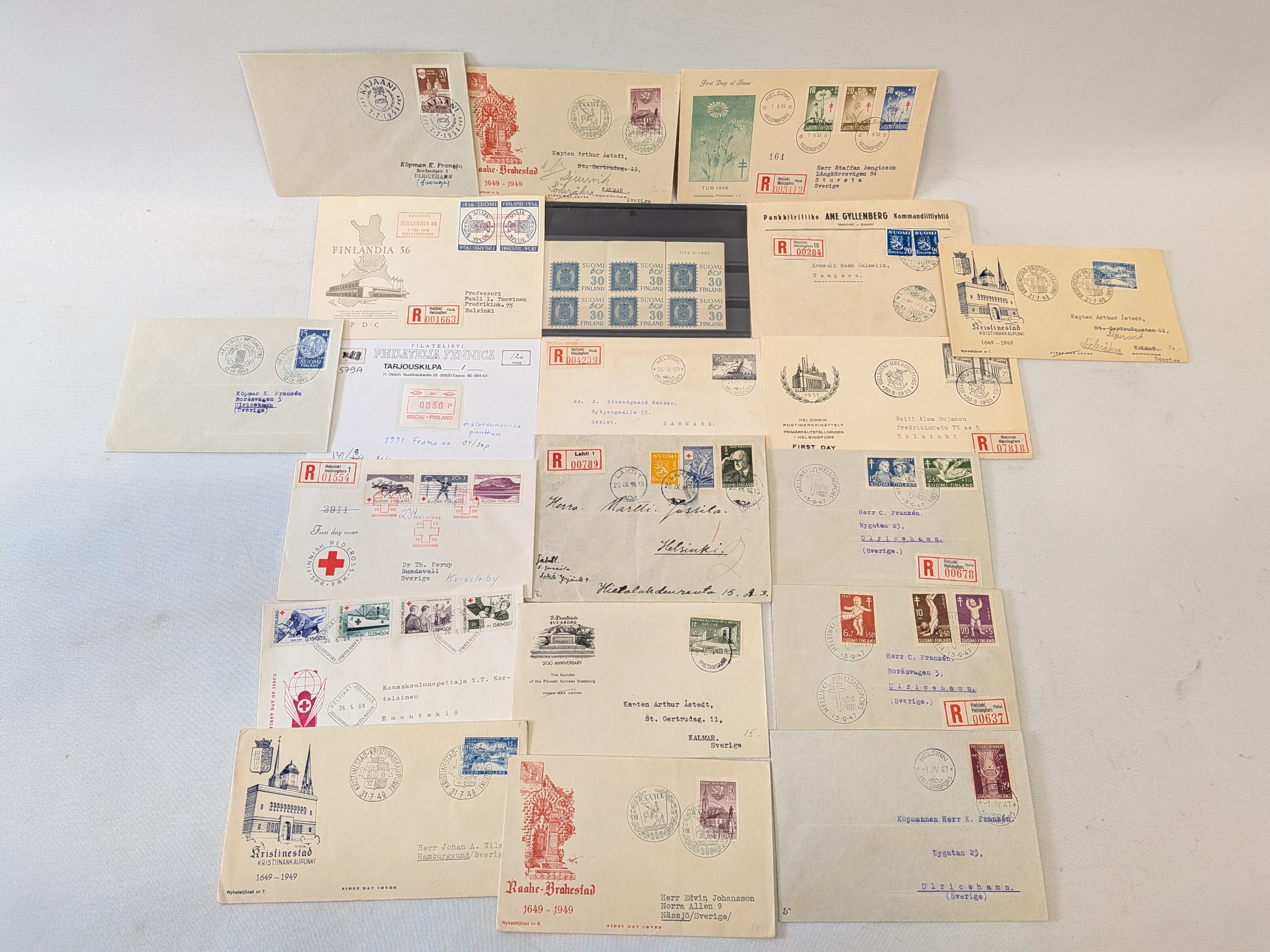 R-kuoret ym. (kahdessa kuvassa) - Huutokauppa Ekman