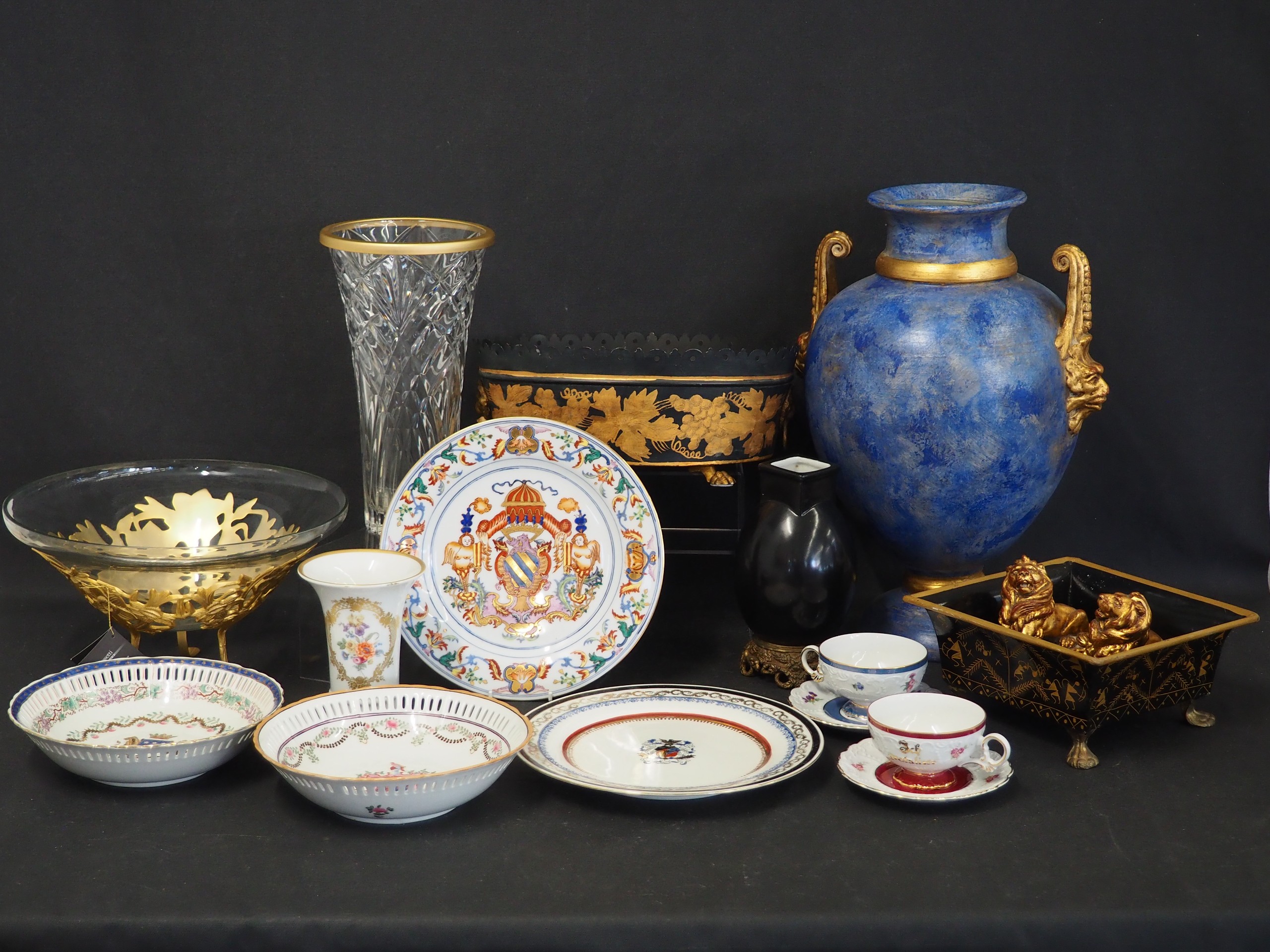 Posliinia, maljat ym. (kahdessa kuvassa) - Huutokauppa Ekman