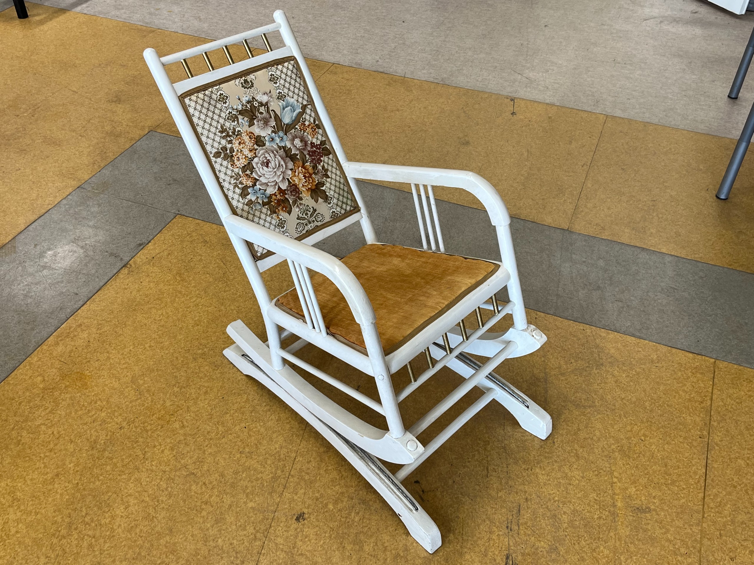 Keinutuoli - Huutokauppa Ekman