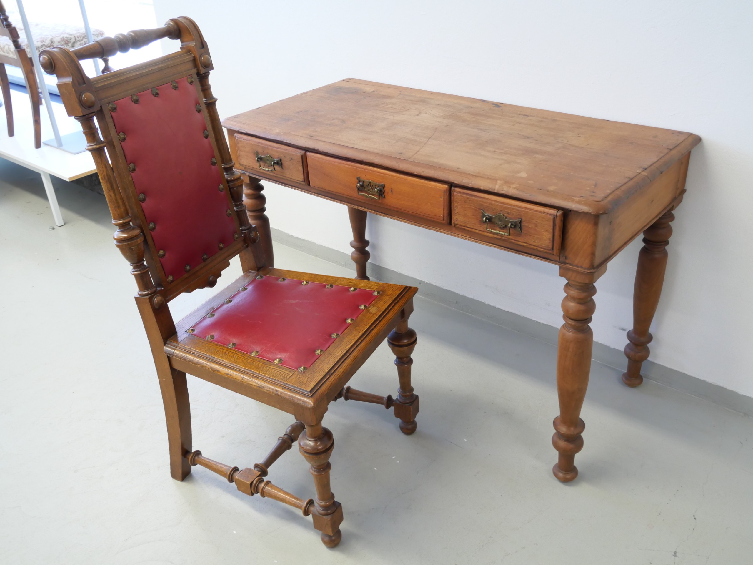 *Antiikki työpöytä ja tuoli - Huutokauppa Ekman