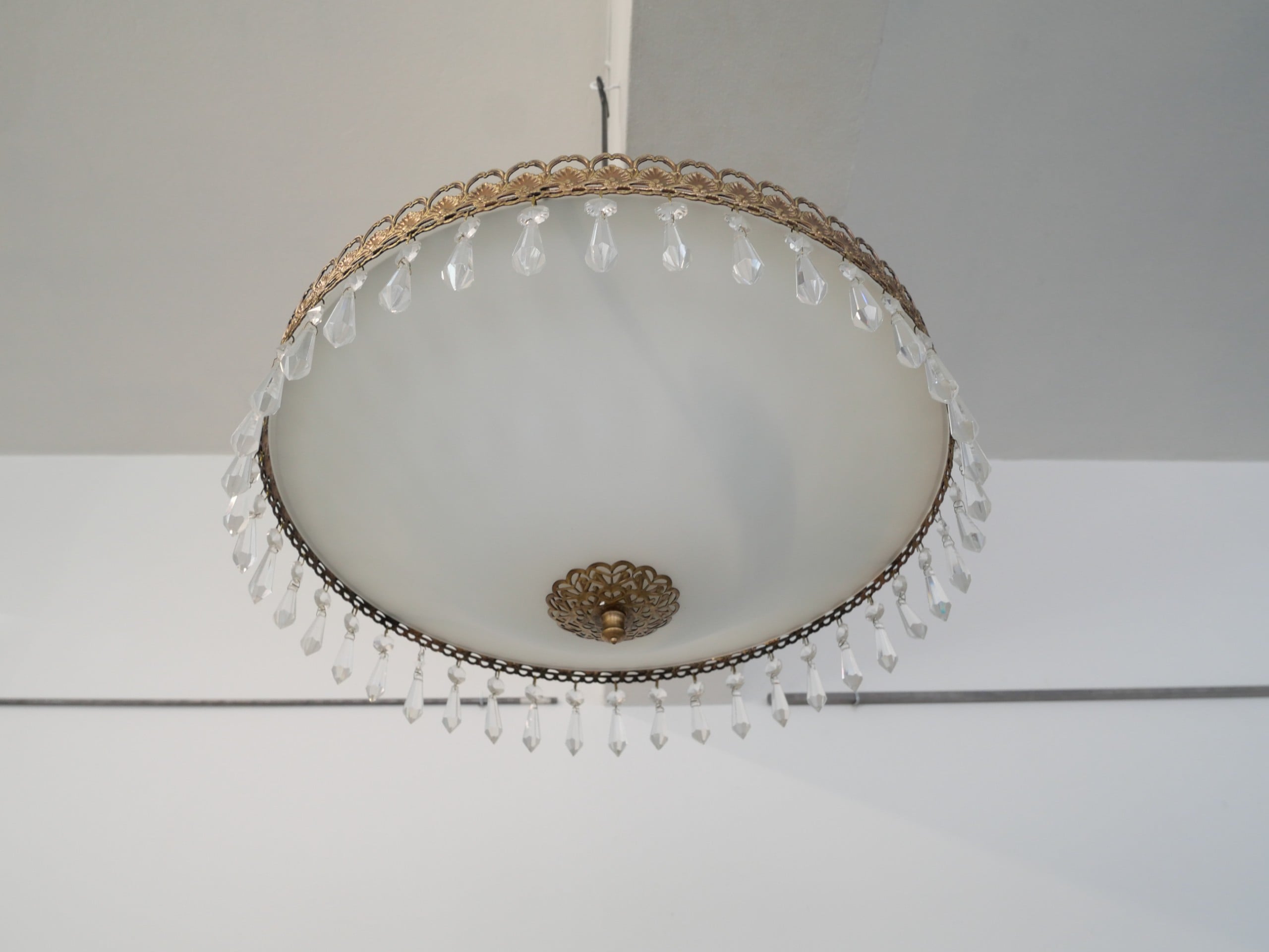 *Kattovalaisin - Huutokauppa Ekman