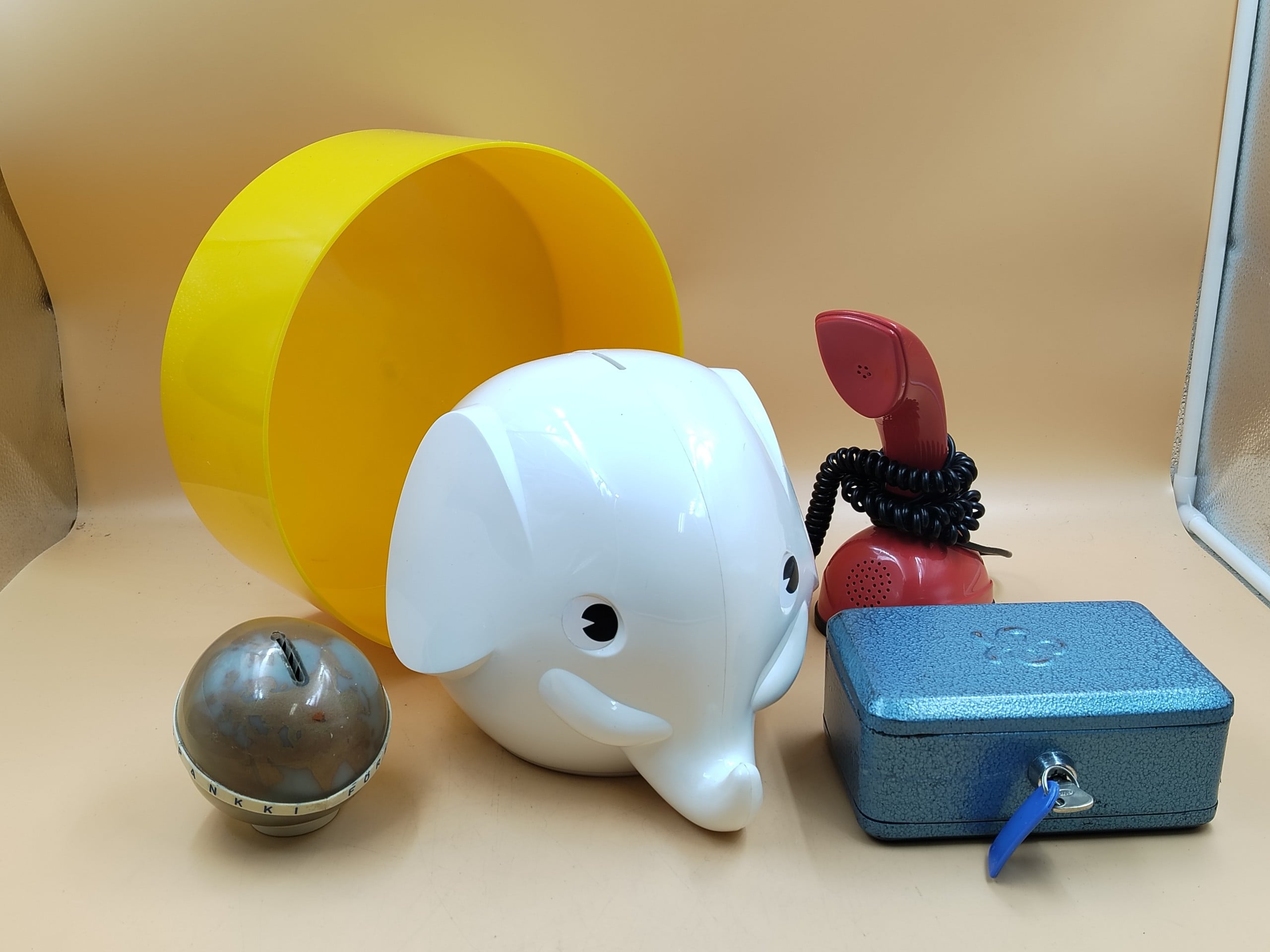 Kobra-puhelin ym. - Huutokauppa Ekman