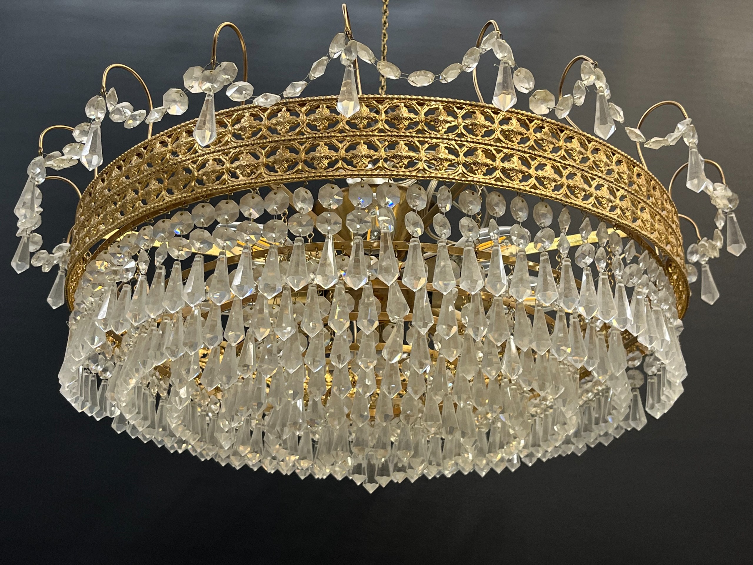 Kristallikattokruunu - Huutokauppa Ekman