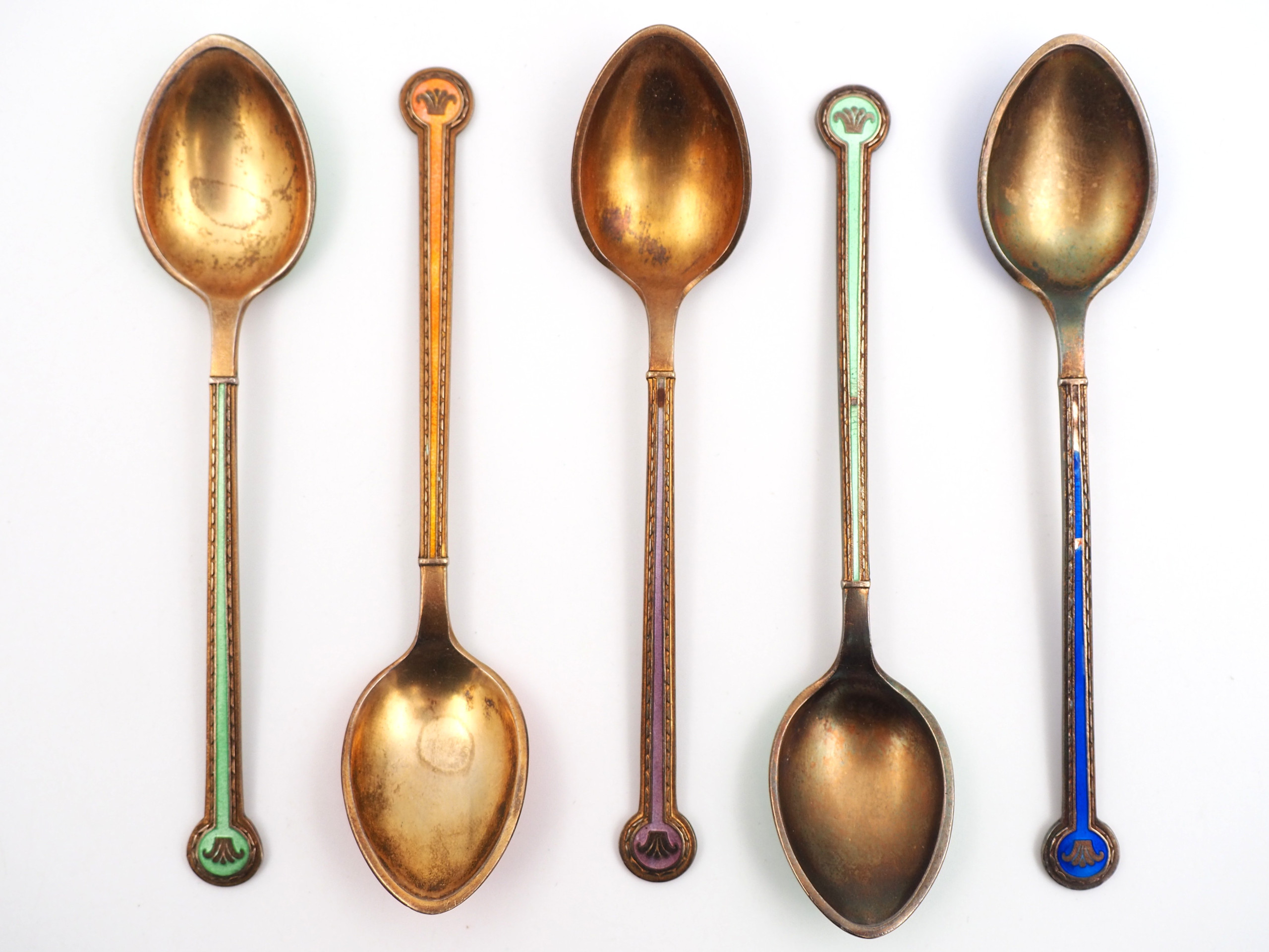 Emaloidut hopealusikat - Huutokauppa Ekman