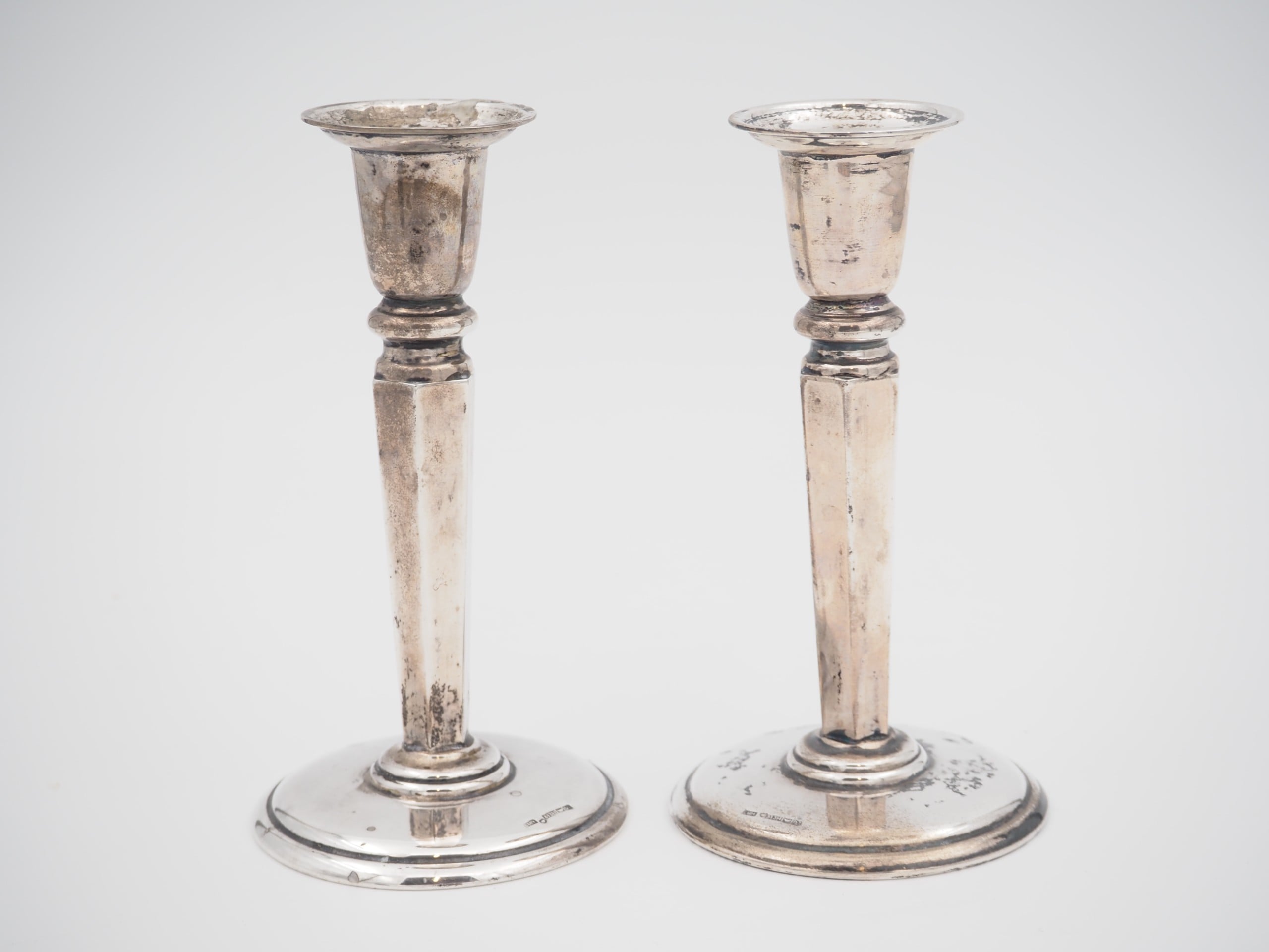 Hopea kynttilänjalat - Huutokauppa Ekman