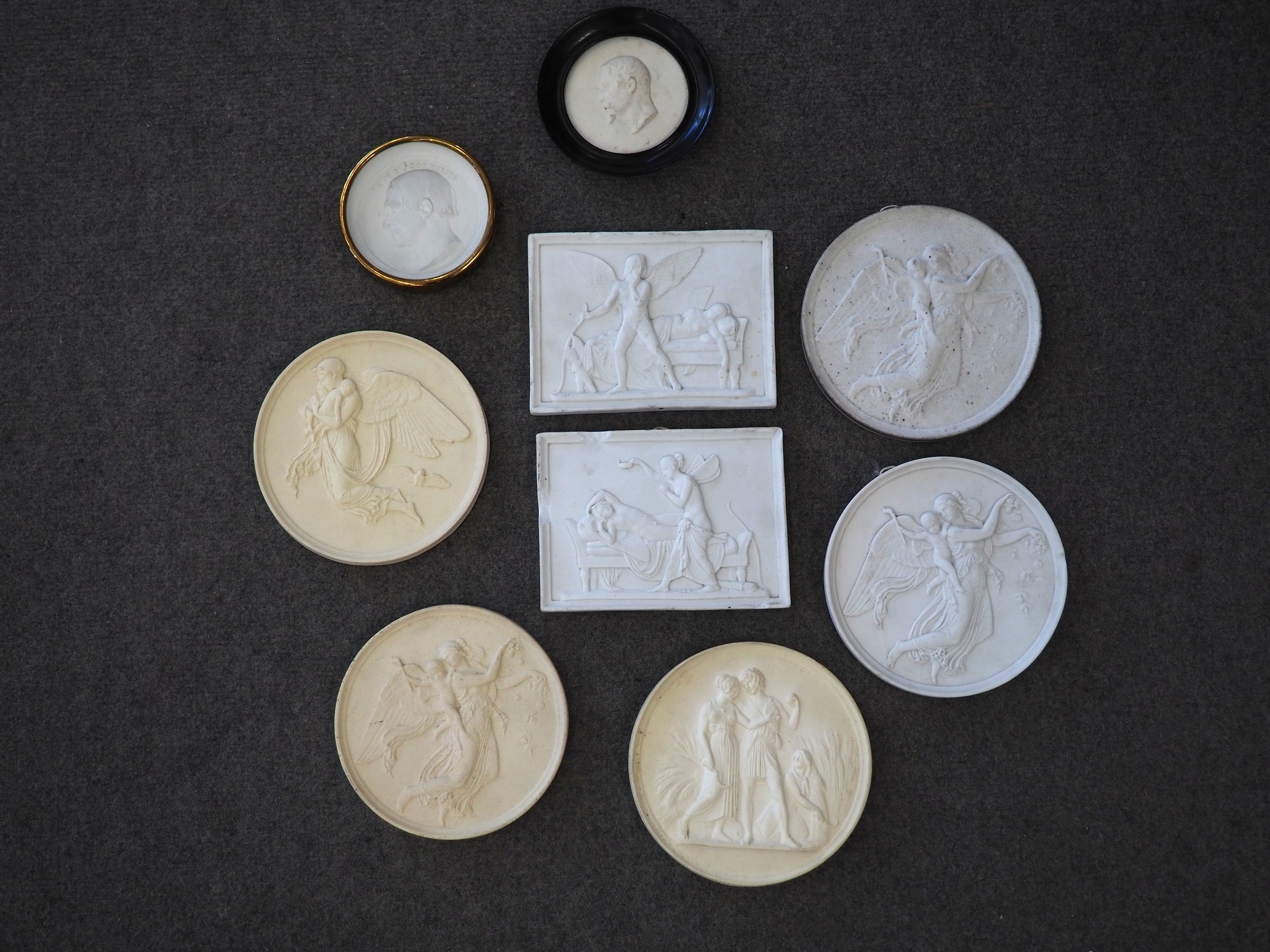 Kipsikoristeet ym. - Huutokauppa Ekman