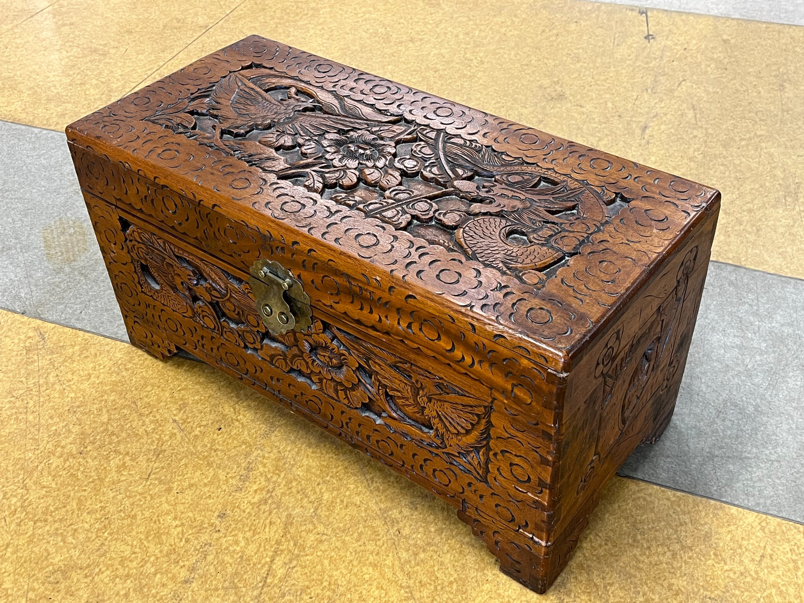 Kirstu - Huutokauppa Ekman