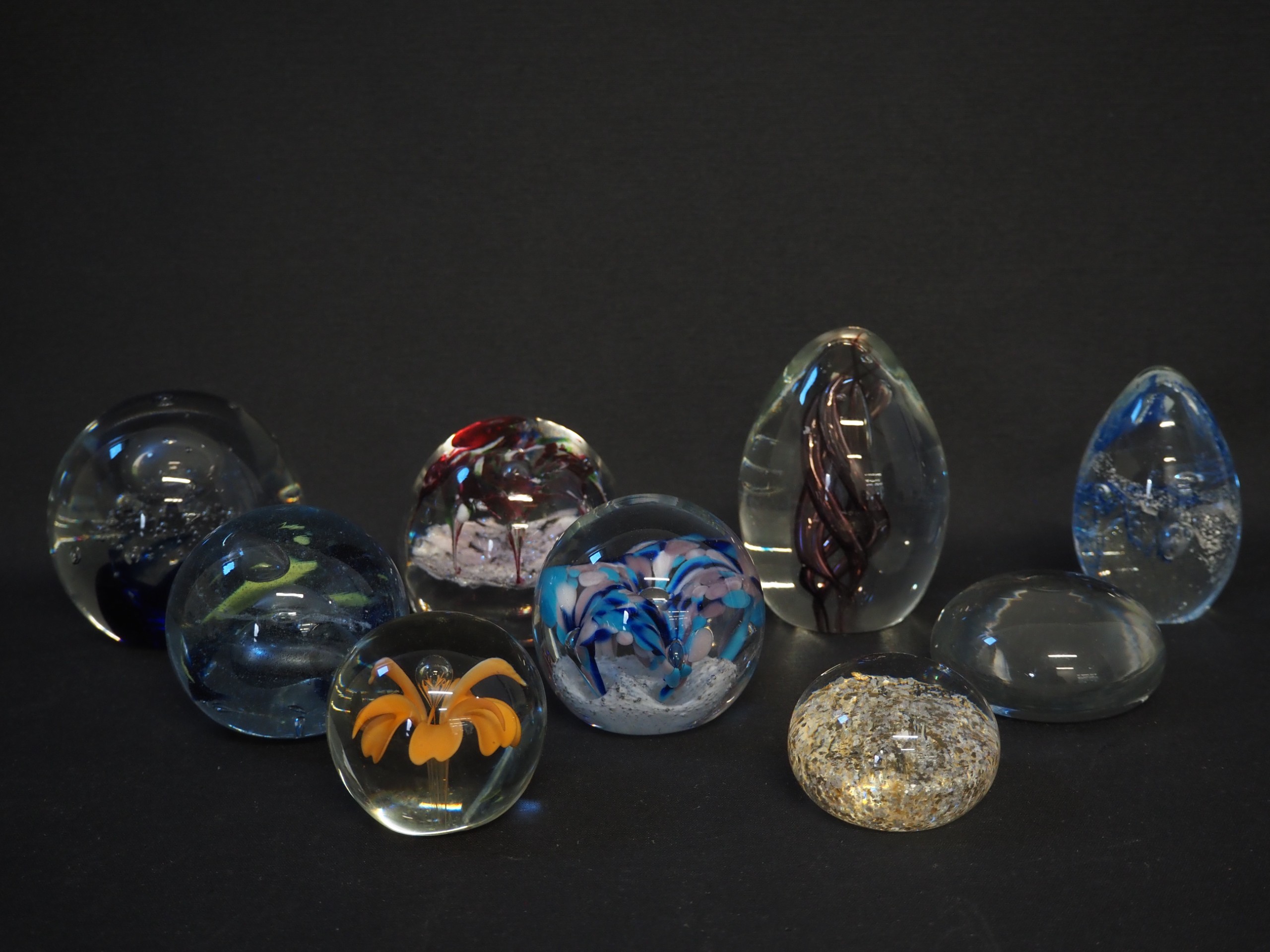 Lasipainot - Huutokauppa Ekman