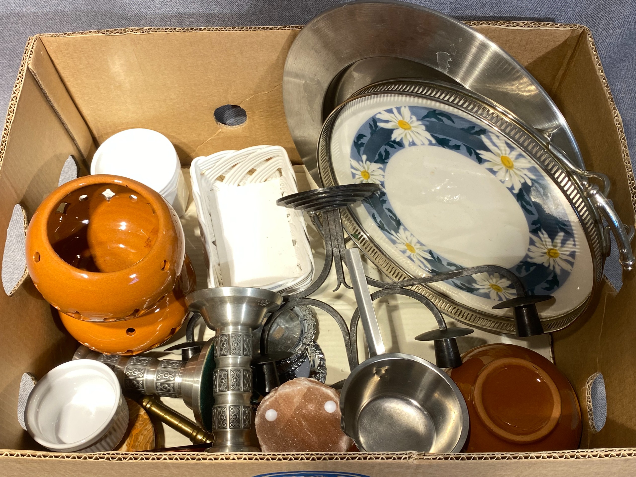 Lasia ym. - Huutokauppa Ekman