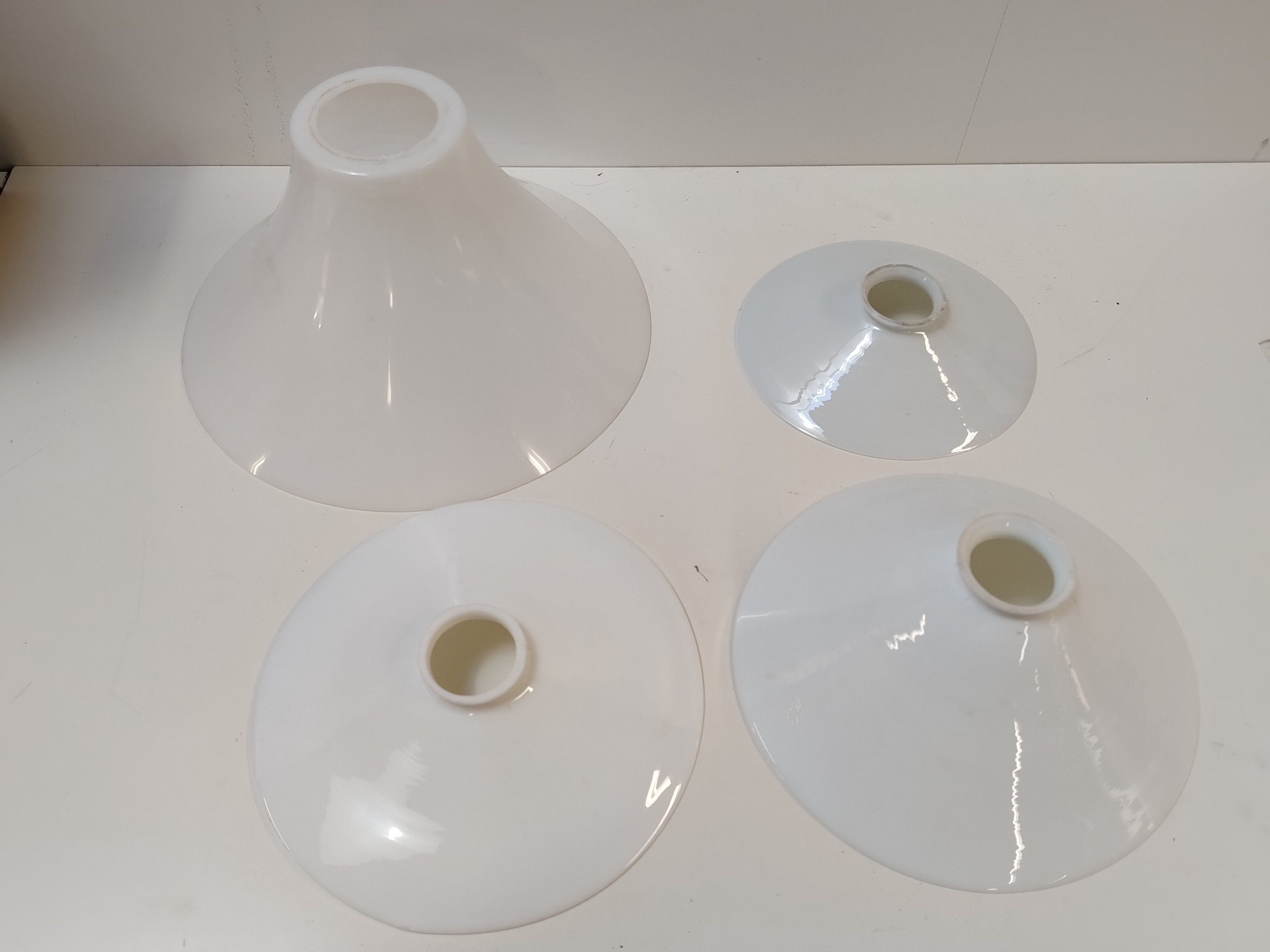 Lampun kuvut - Huutokauppa Ekman