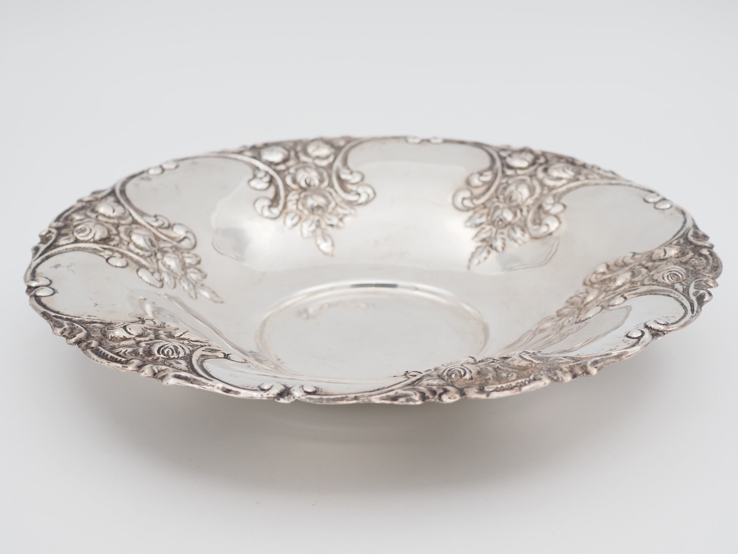 Hopeavati - Huutokauppa Ekman