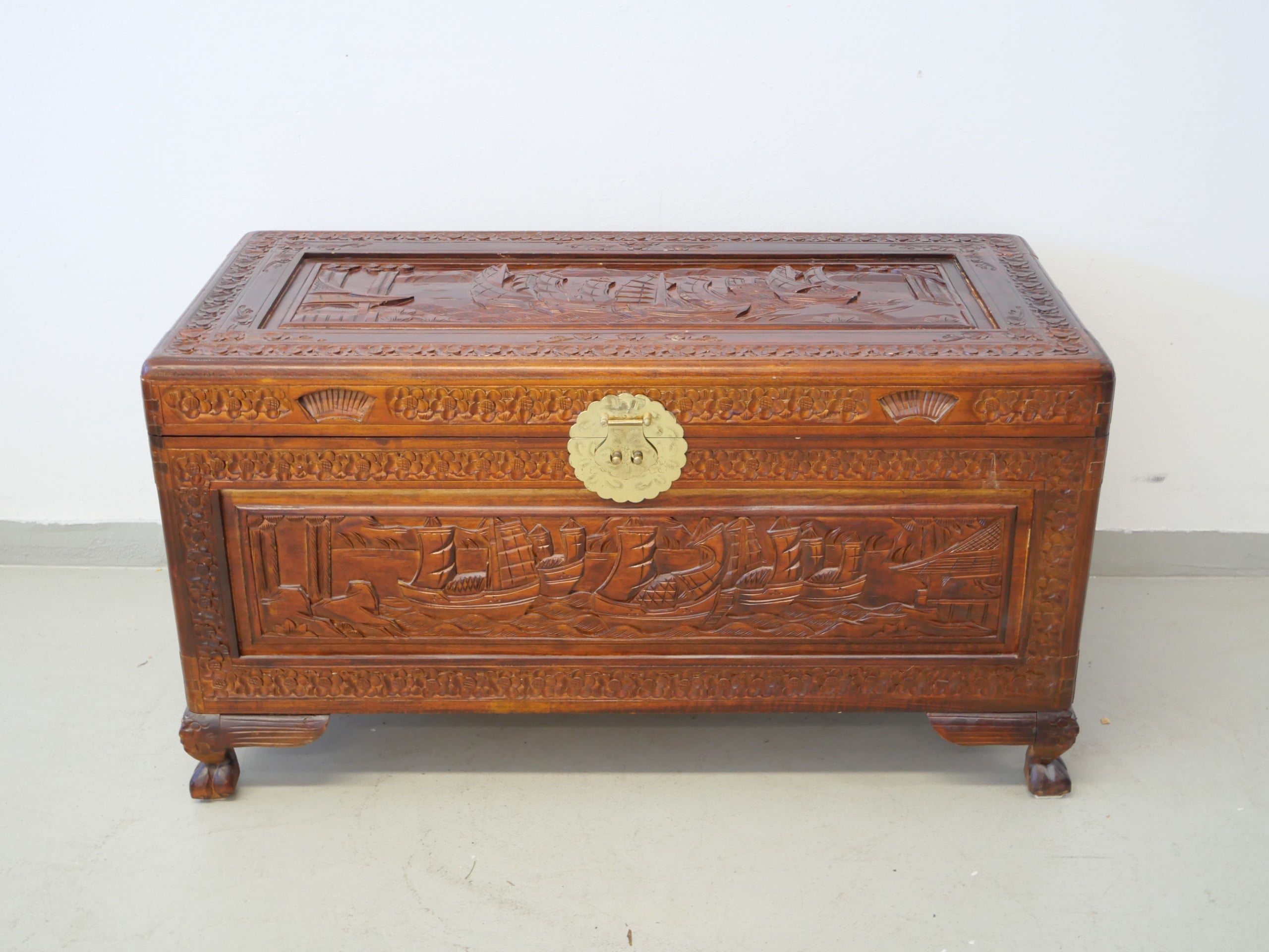 *Arkku - Huutokauppa Ekman