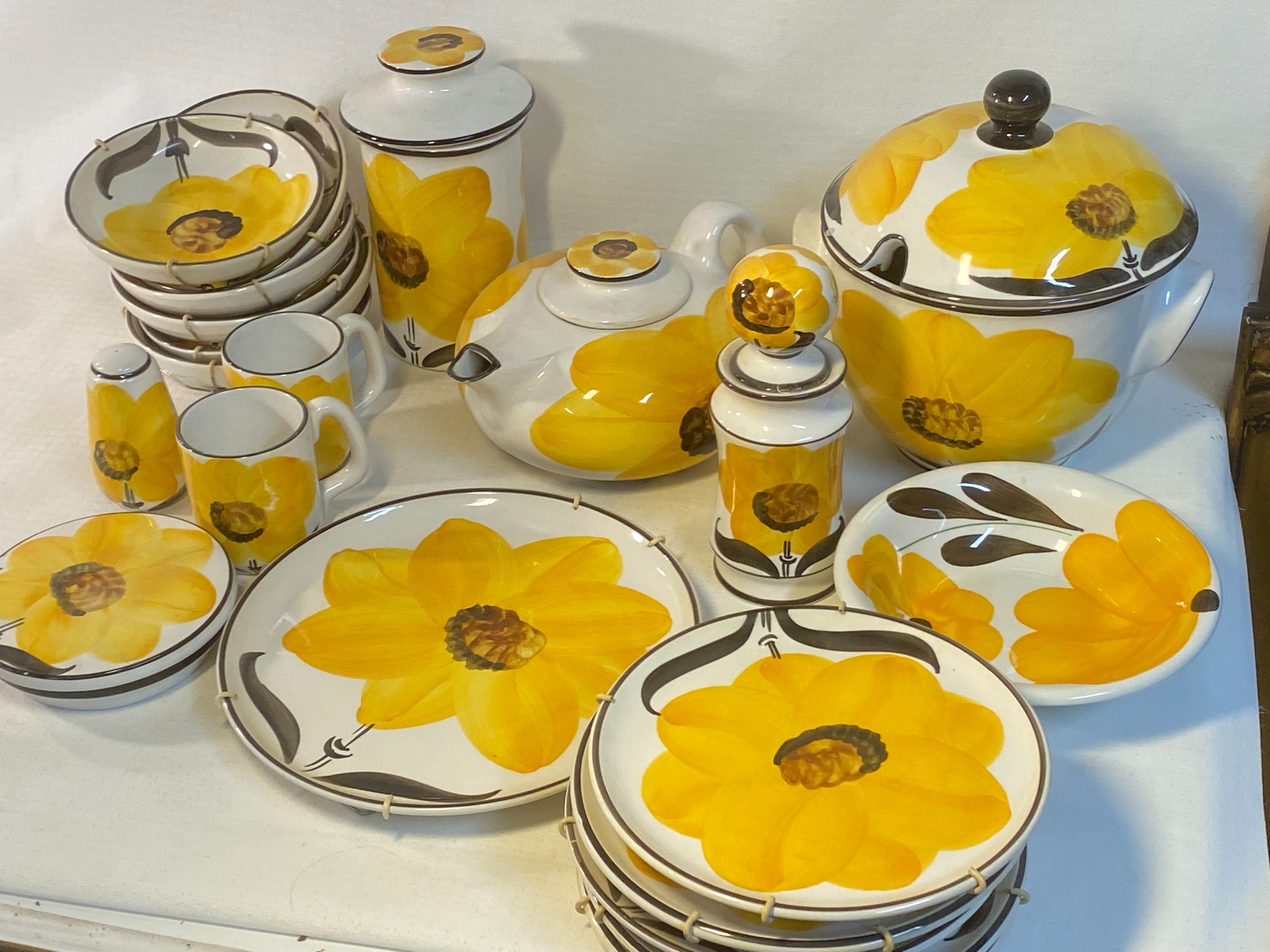 Astiasto - Huutokauppa Ekman