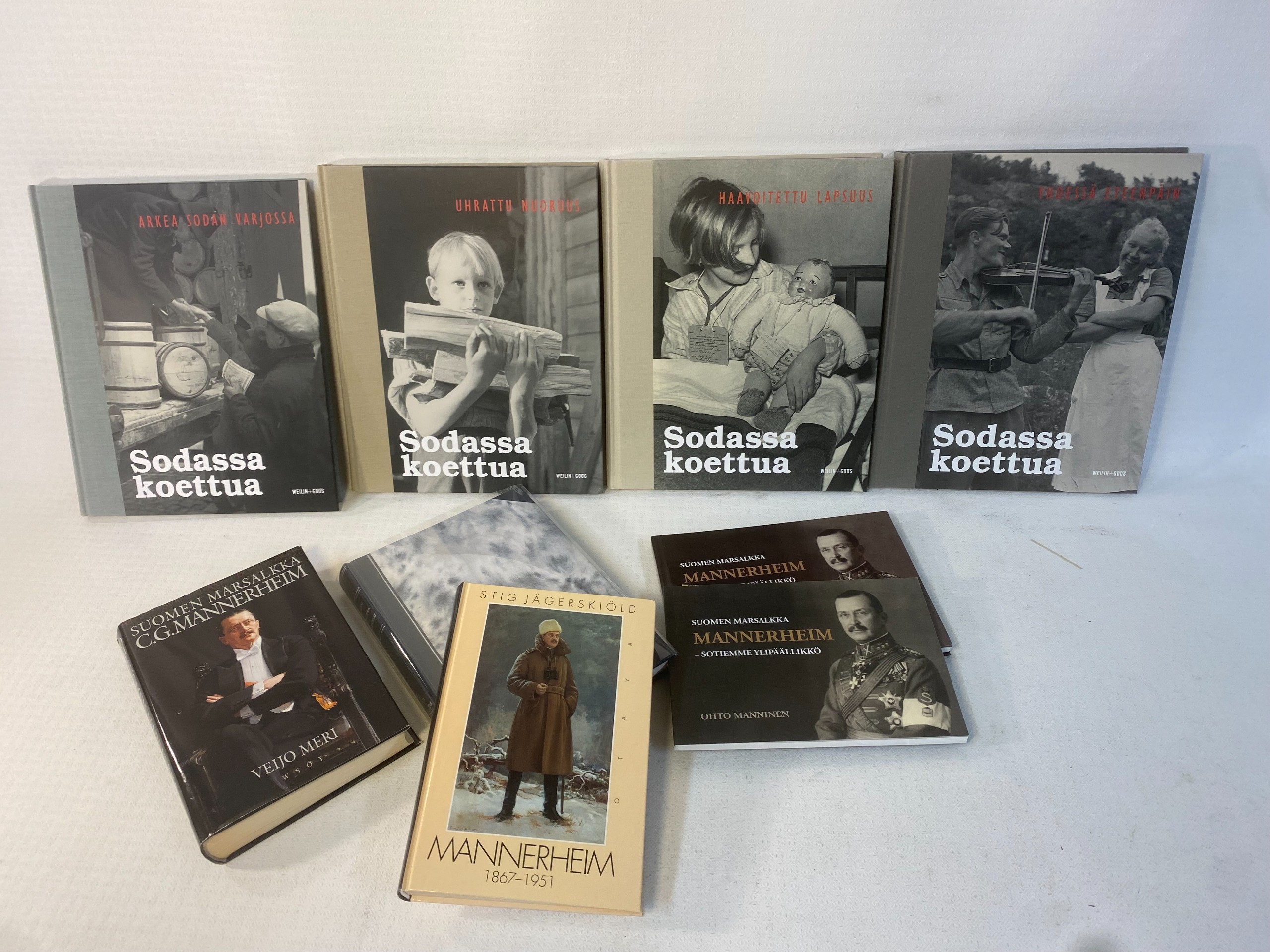 Sotakirjat - Huutokauppa Ekman