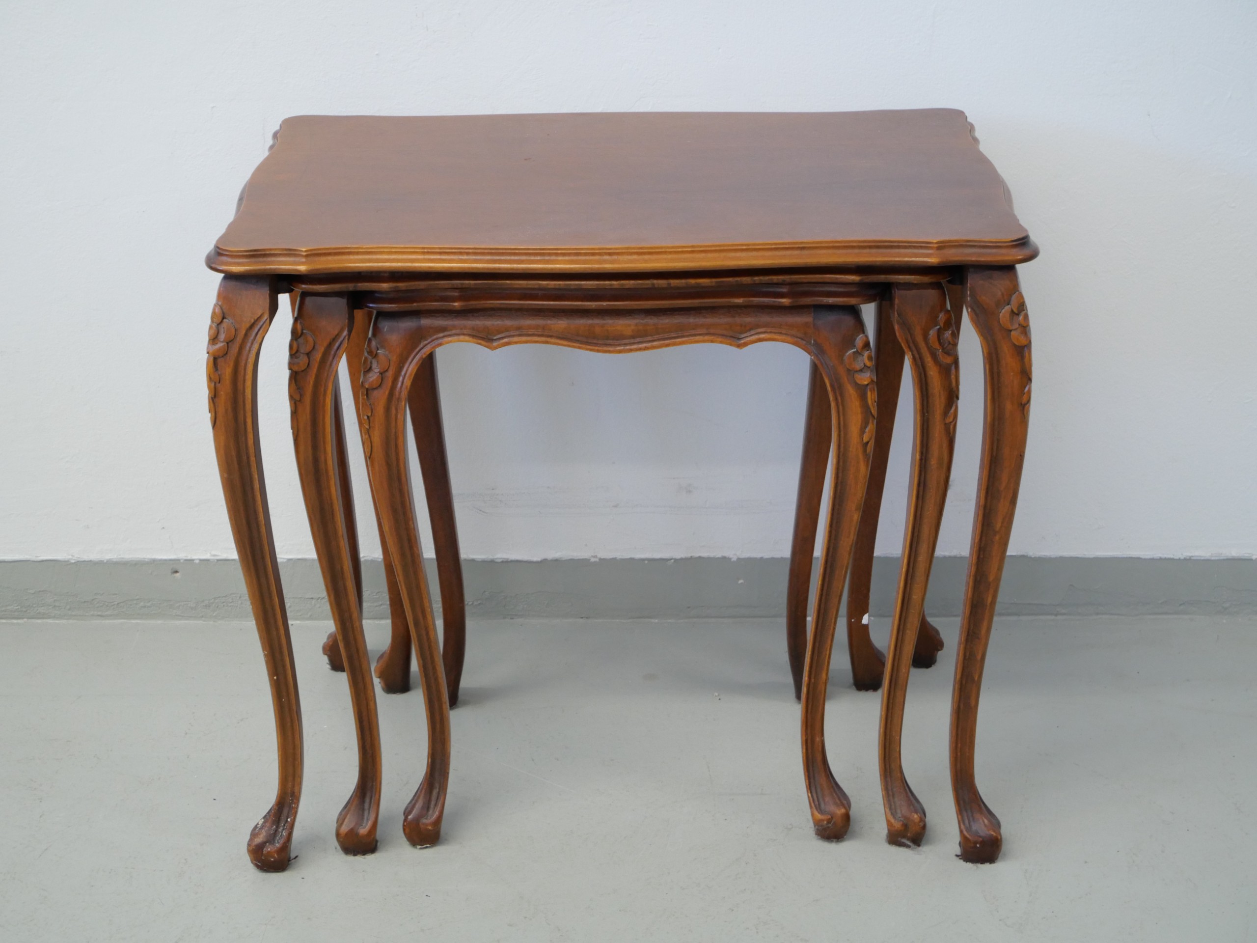 *Sarjapöytä - Huutokauppa Ekman