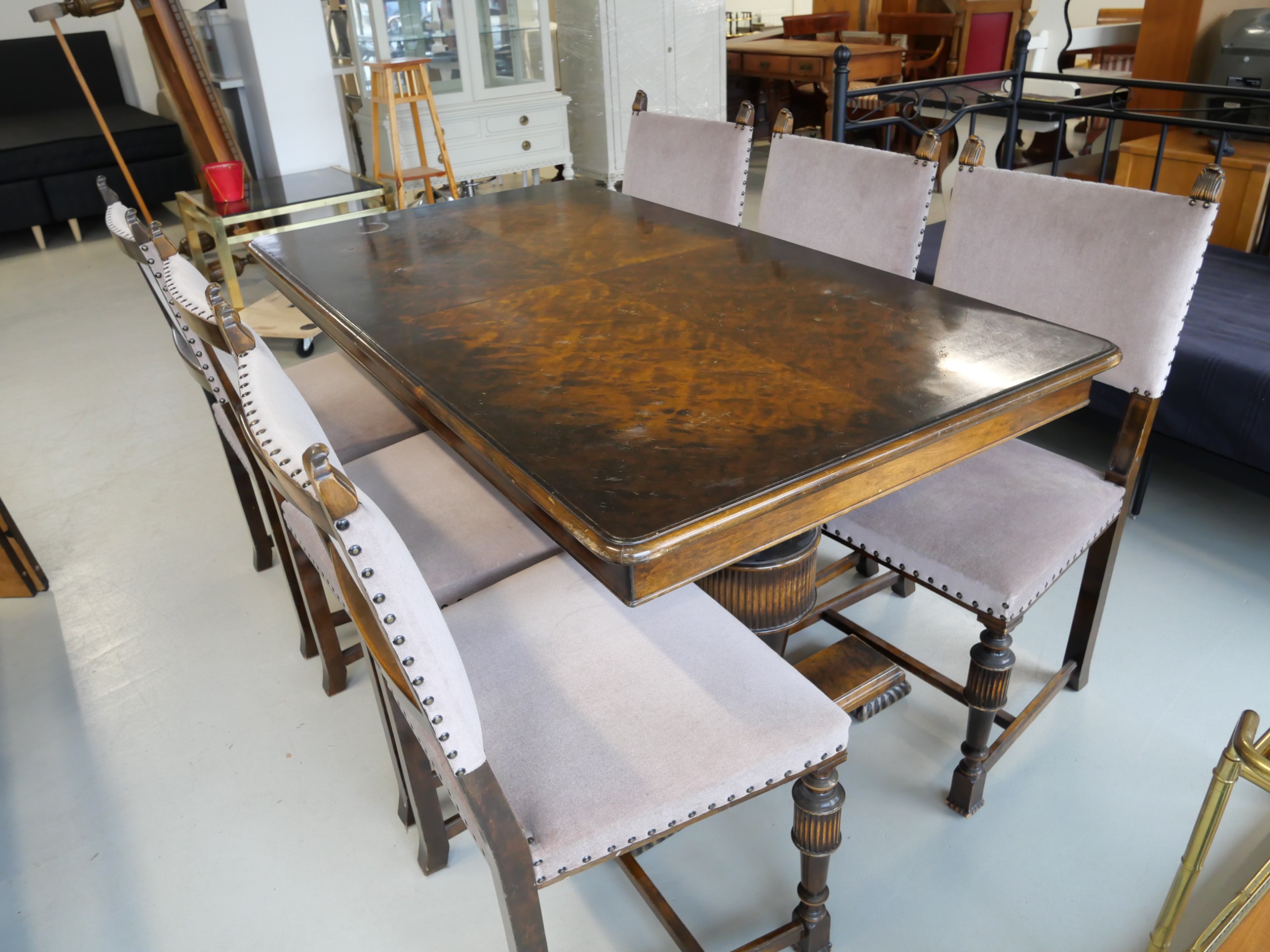 *Pöytäryhmä - Huutokauppa Ekman