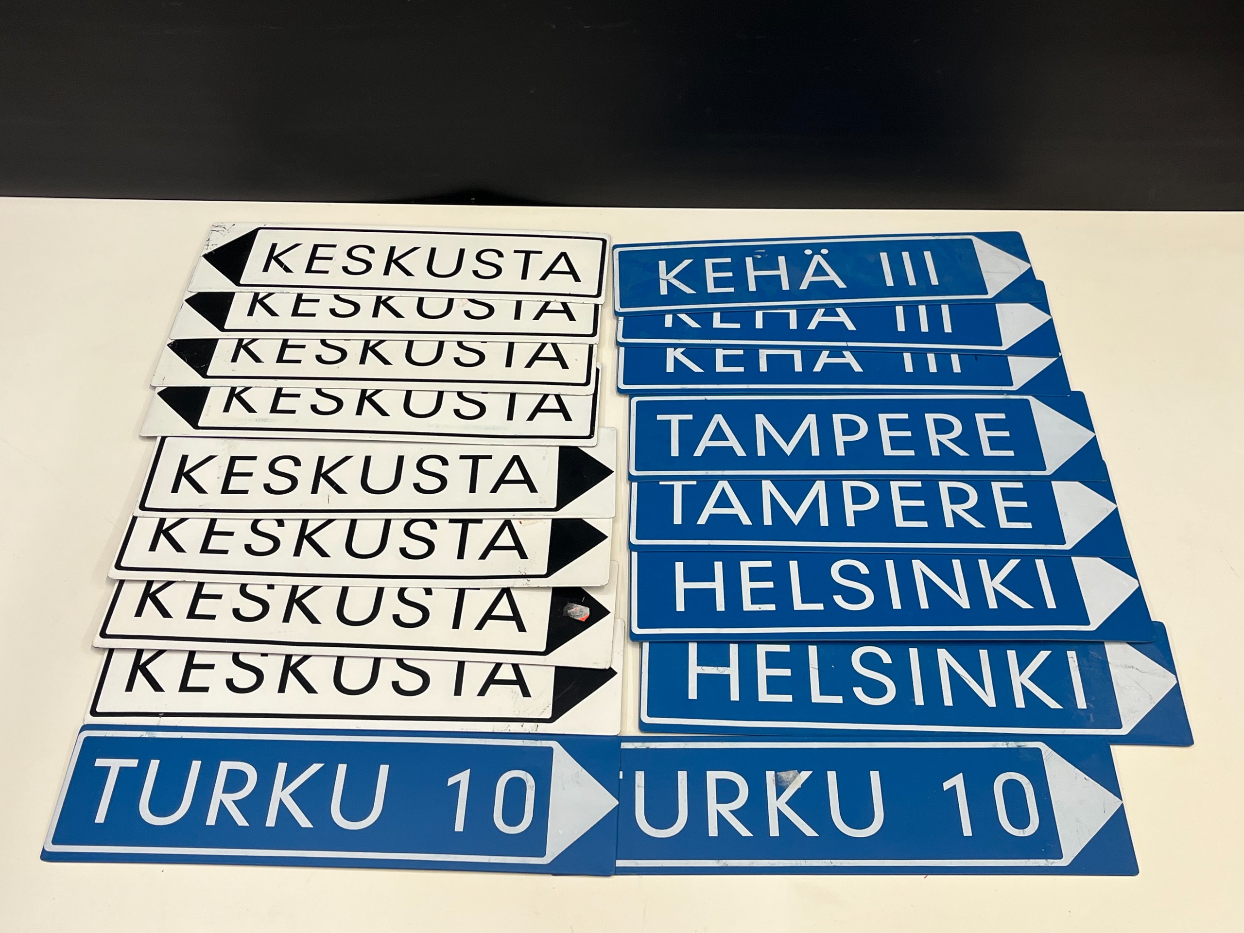 Kyltit - Huutokauppa Ekman