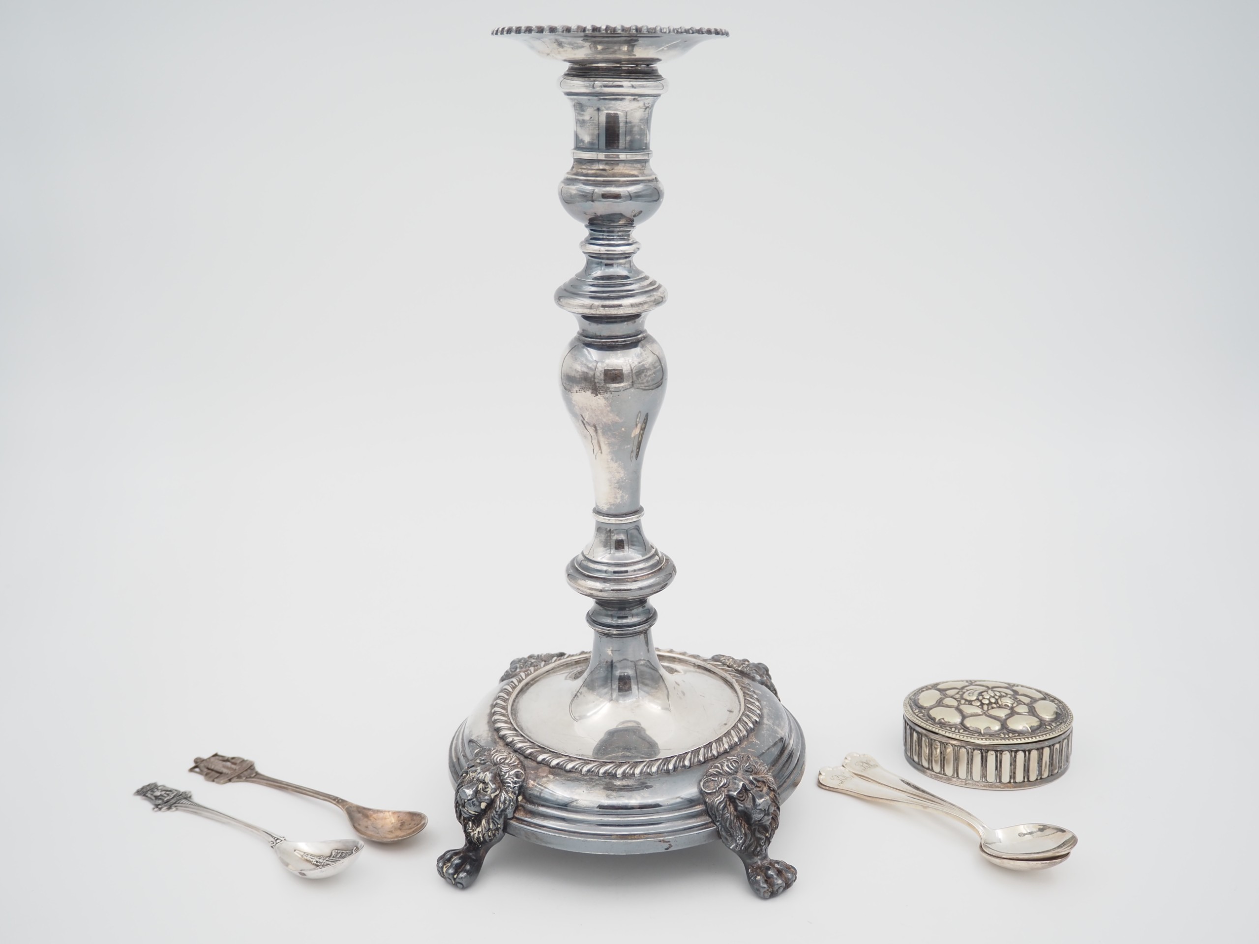 Kynttilänjalka ym. - Huutokauppa Ekman