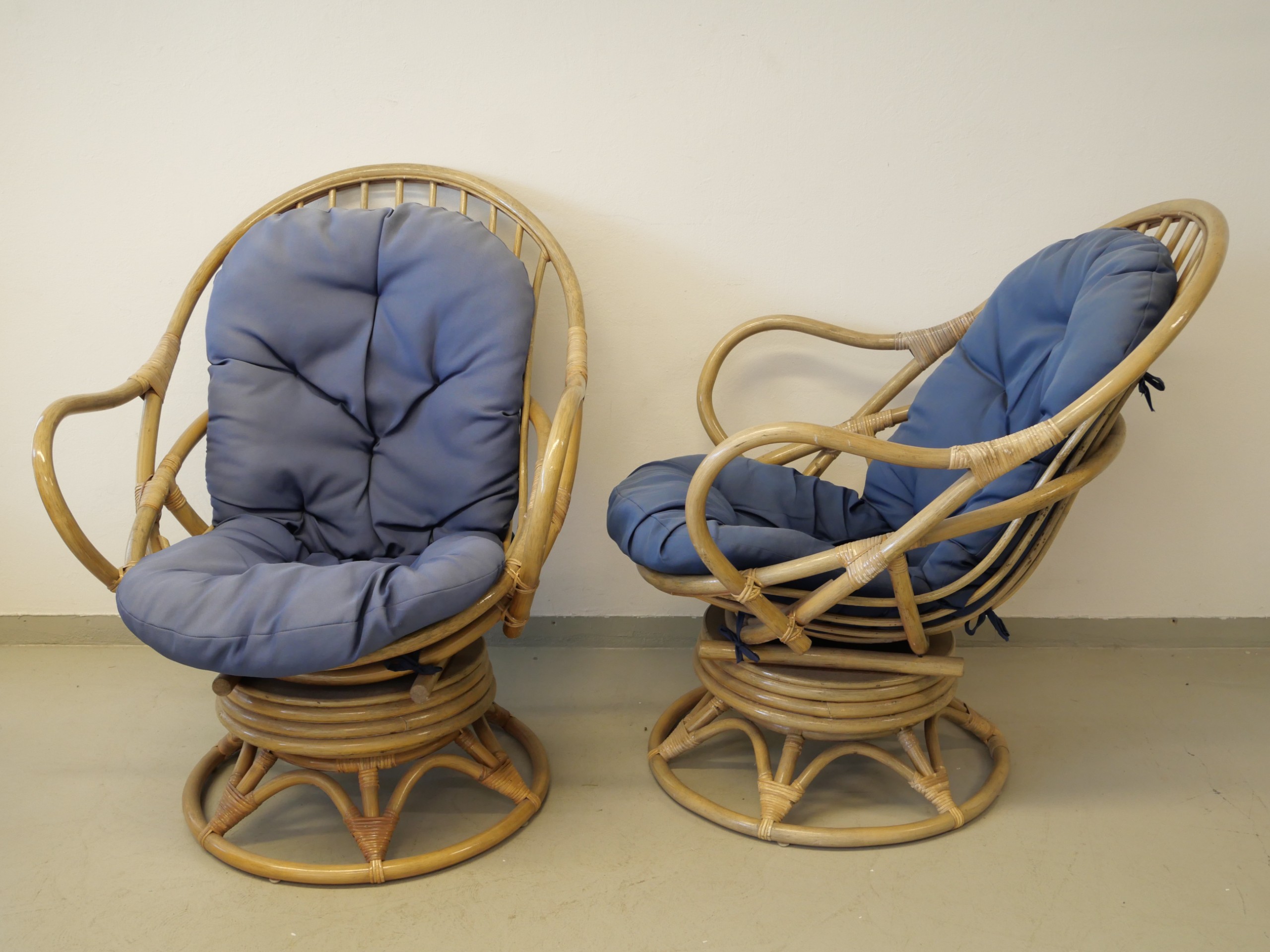 *Korituolit - Huutokauppa Ekman