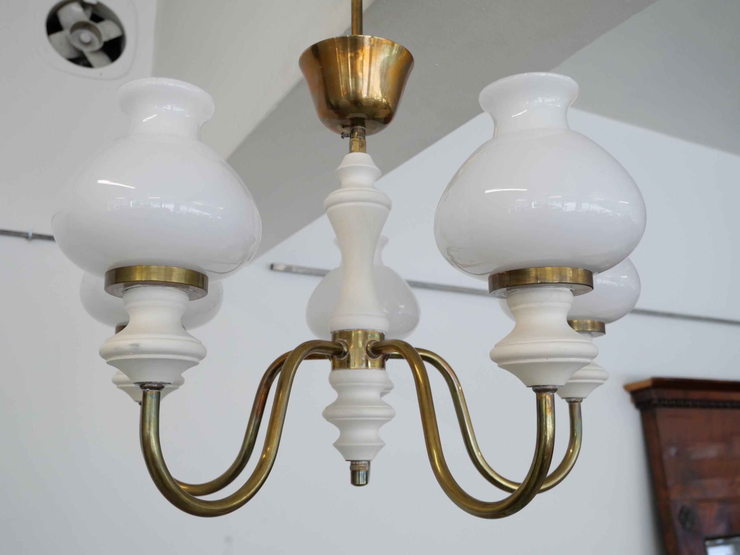 *Kattovalaisin - Huutokauppa Ekman