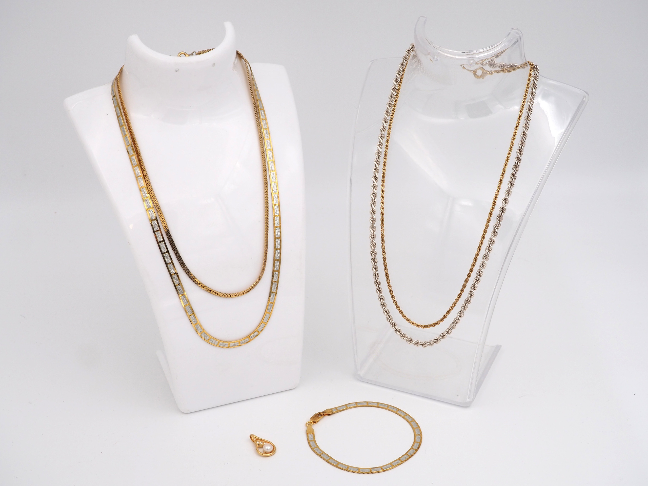 Hopeakorut ym. - Huutokauppa Ekman