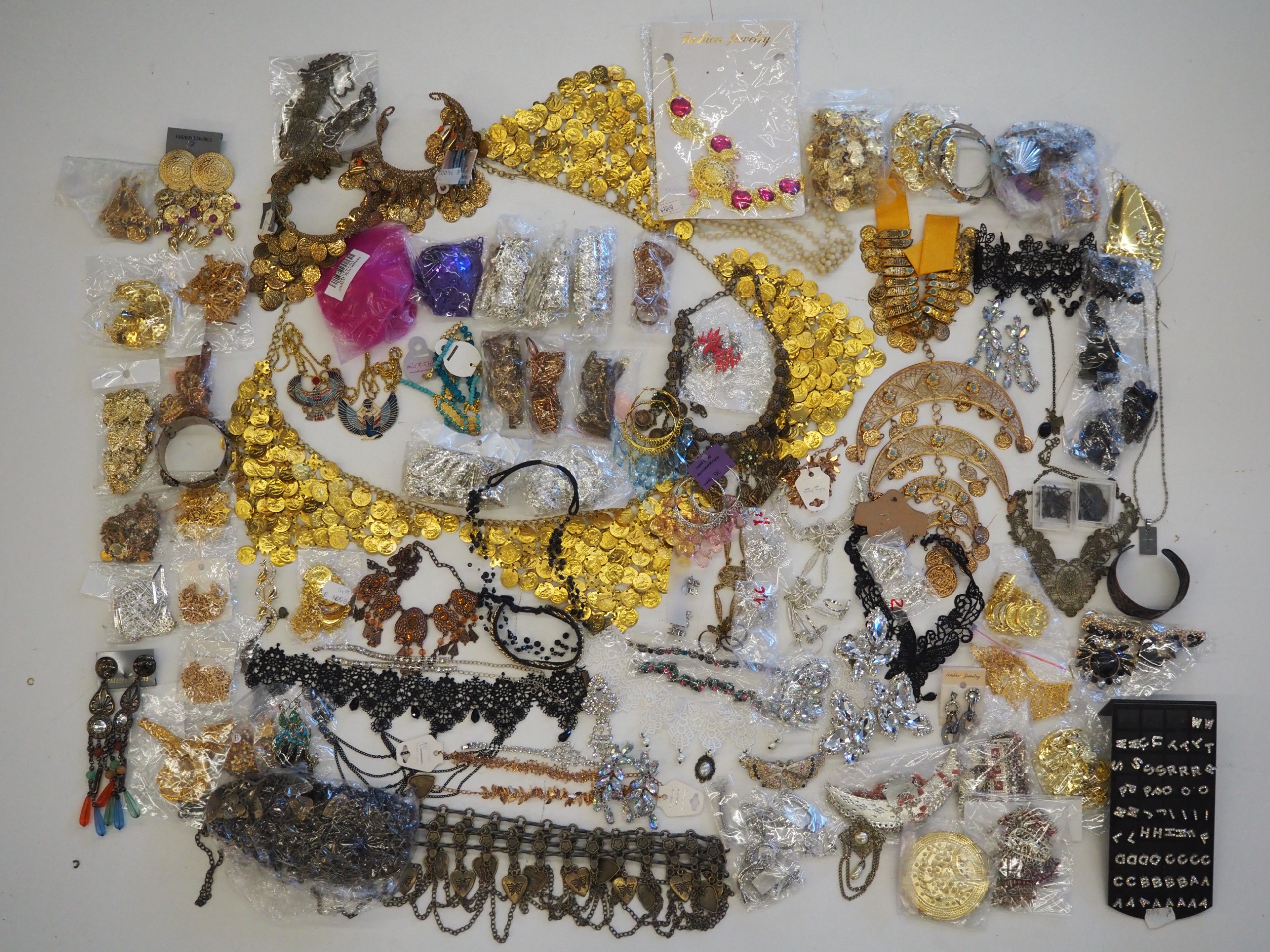 Korut ym. - Huutokauppa Ekman