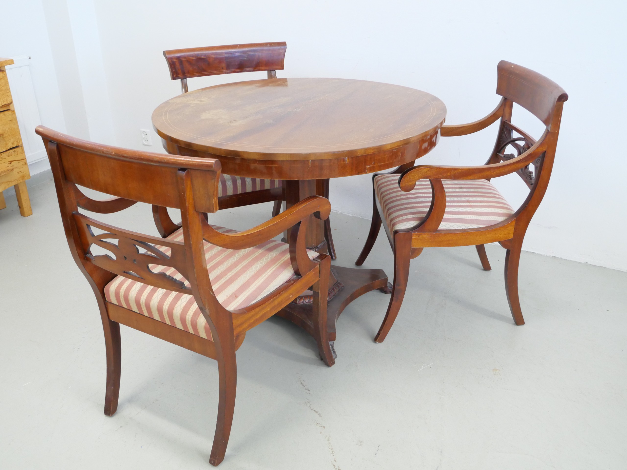 *Pöytäryhmä - Huutokauppa Ekman