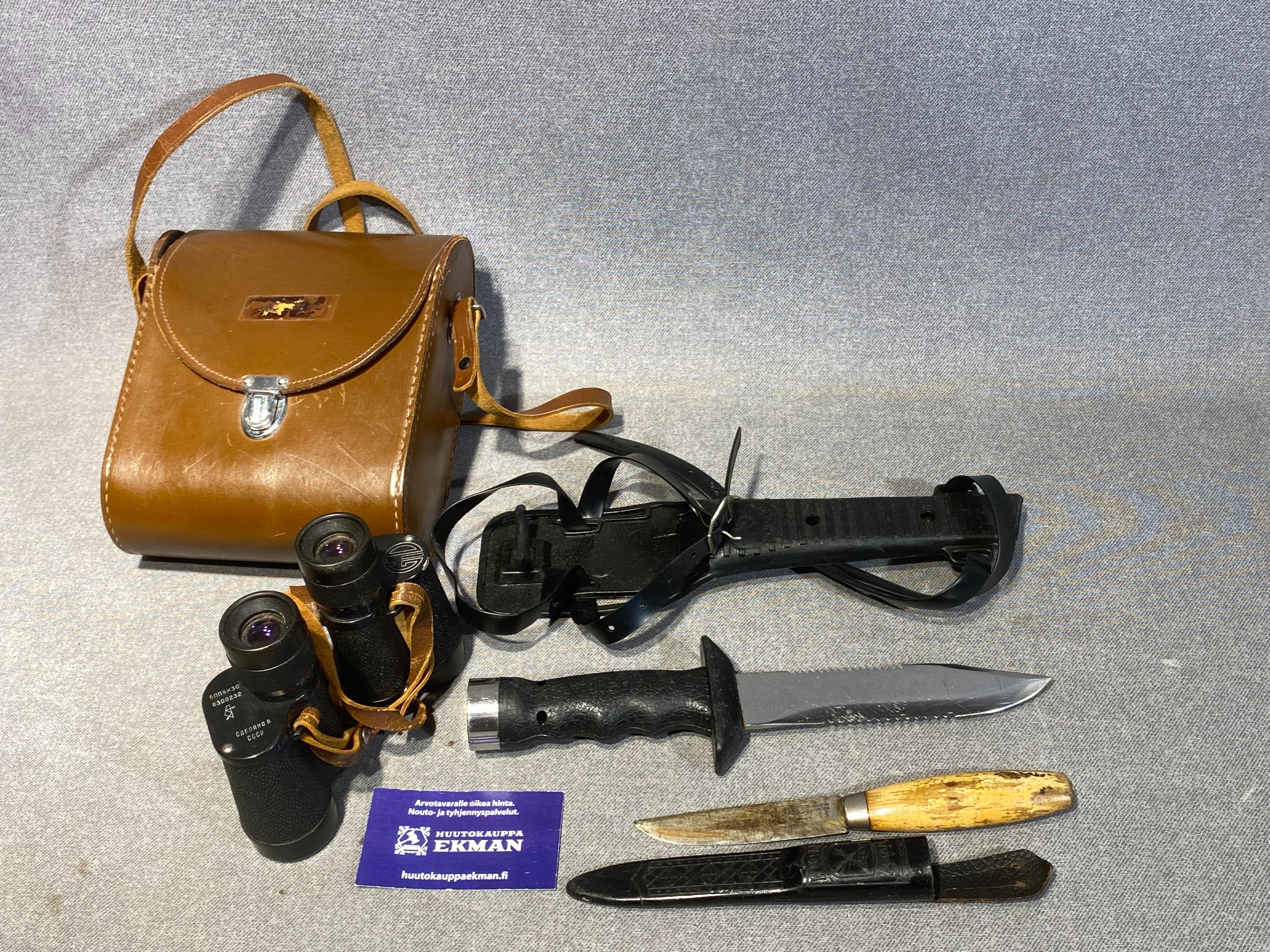 Kiikarit ja puukot. - Huutokauppa Ekman