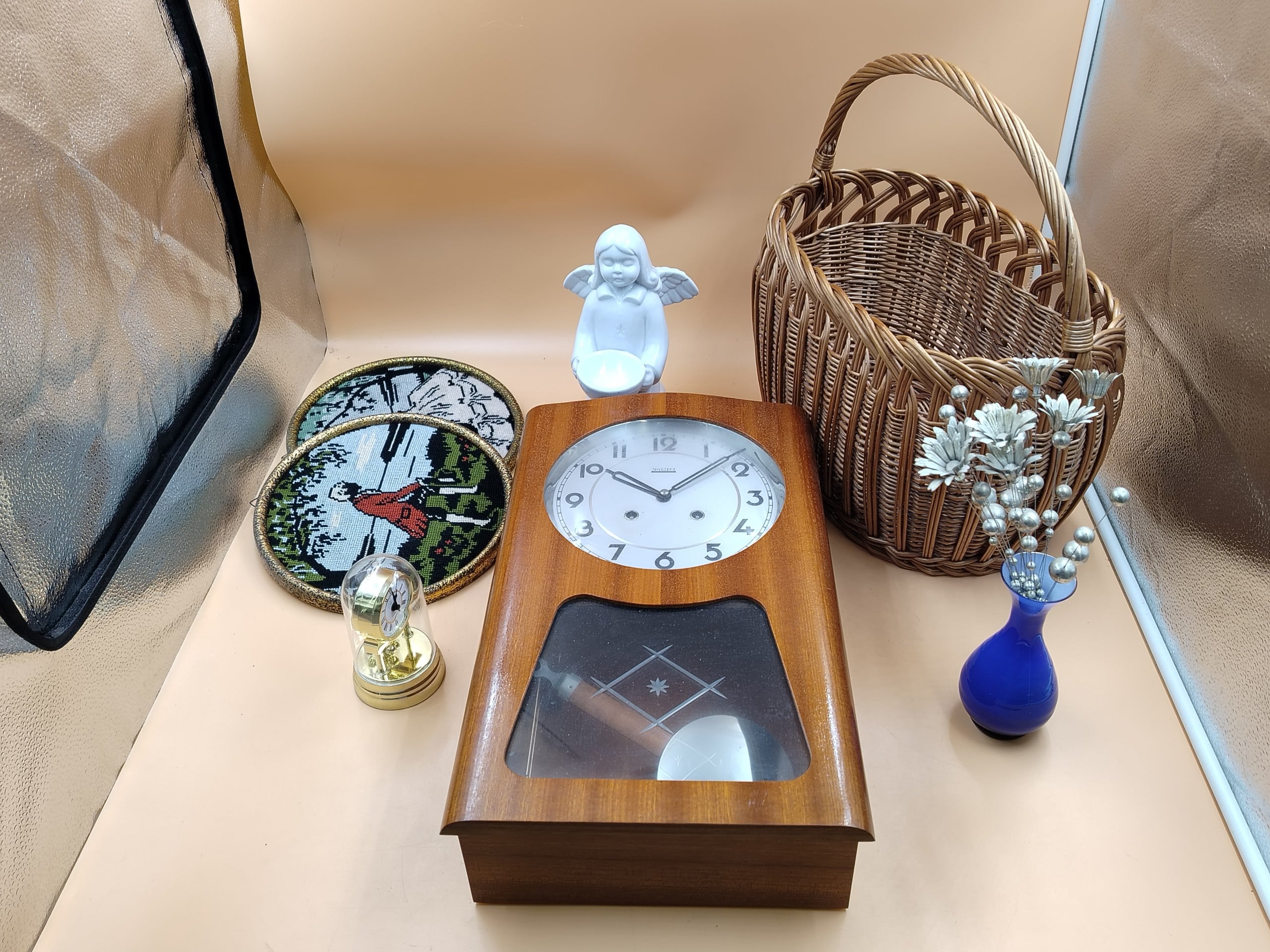 Seinäkello ym. - Huutokauppa Ekman