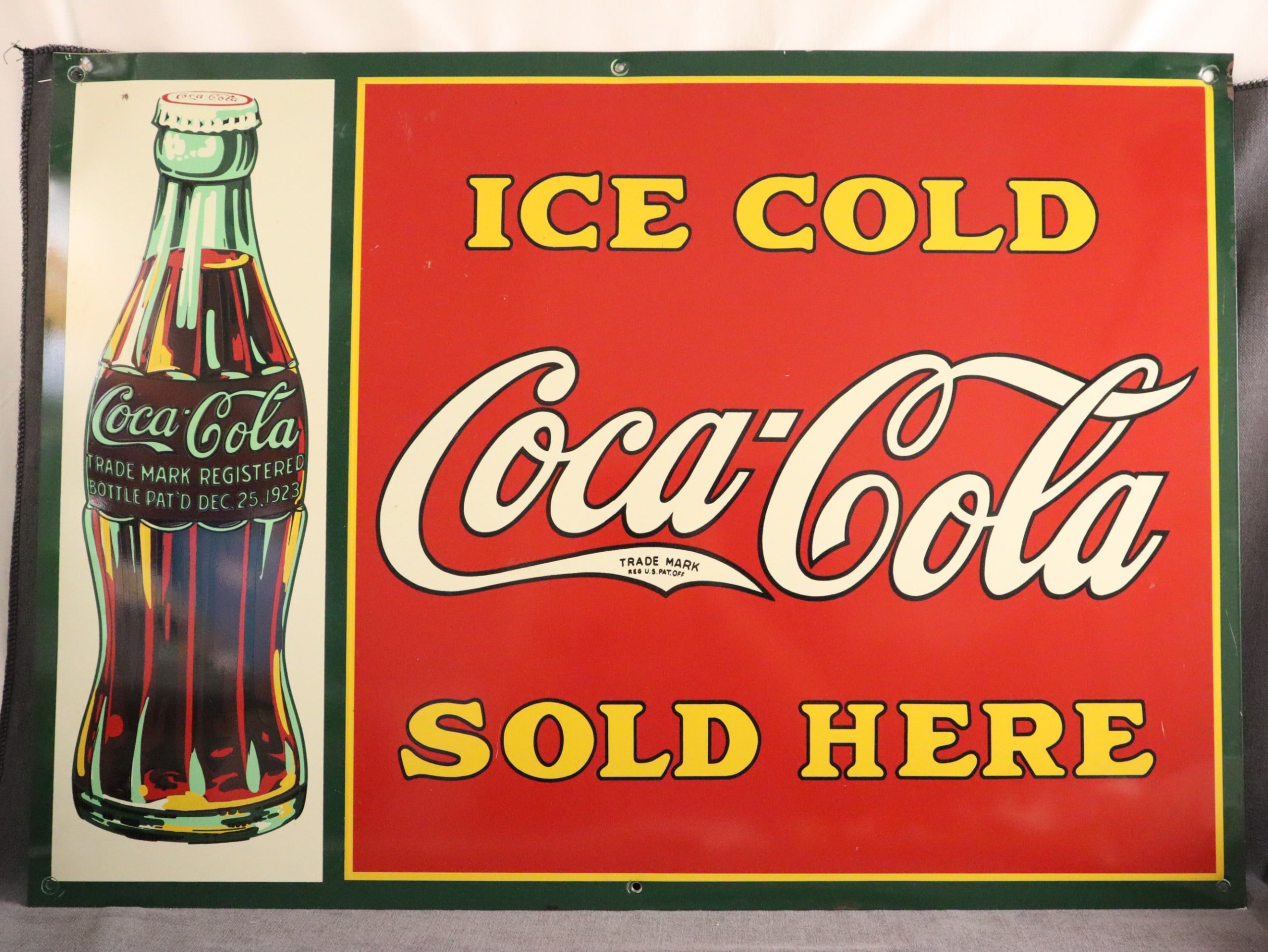 Coca-Cola mainoskyltti - Huutokauppa Ekman