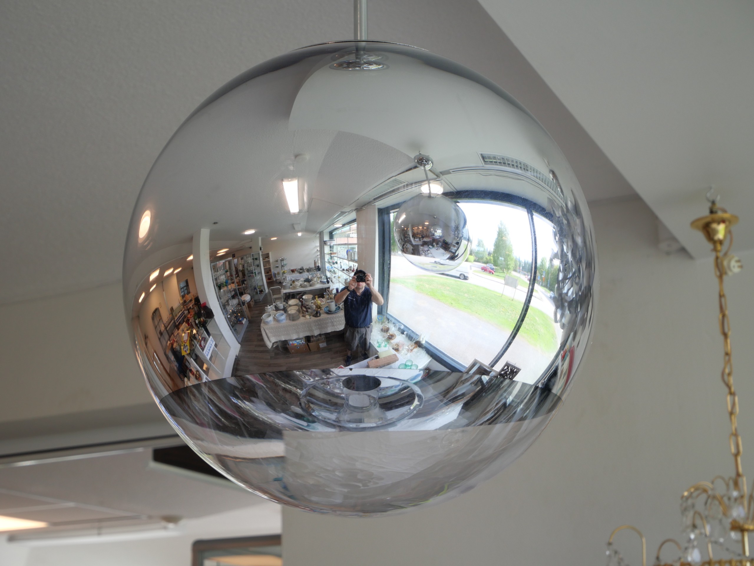 Tom Dixon kattovalaisin - Huutokauppa Ekman