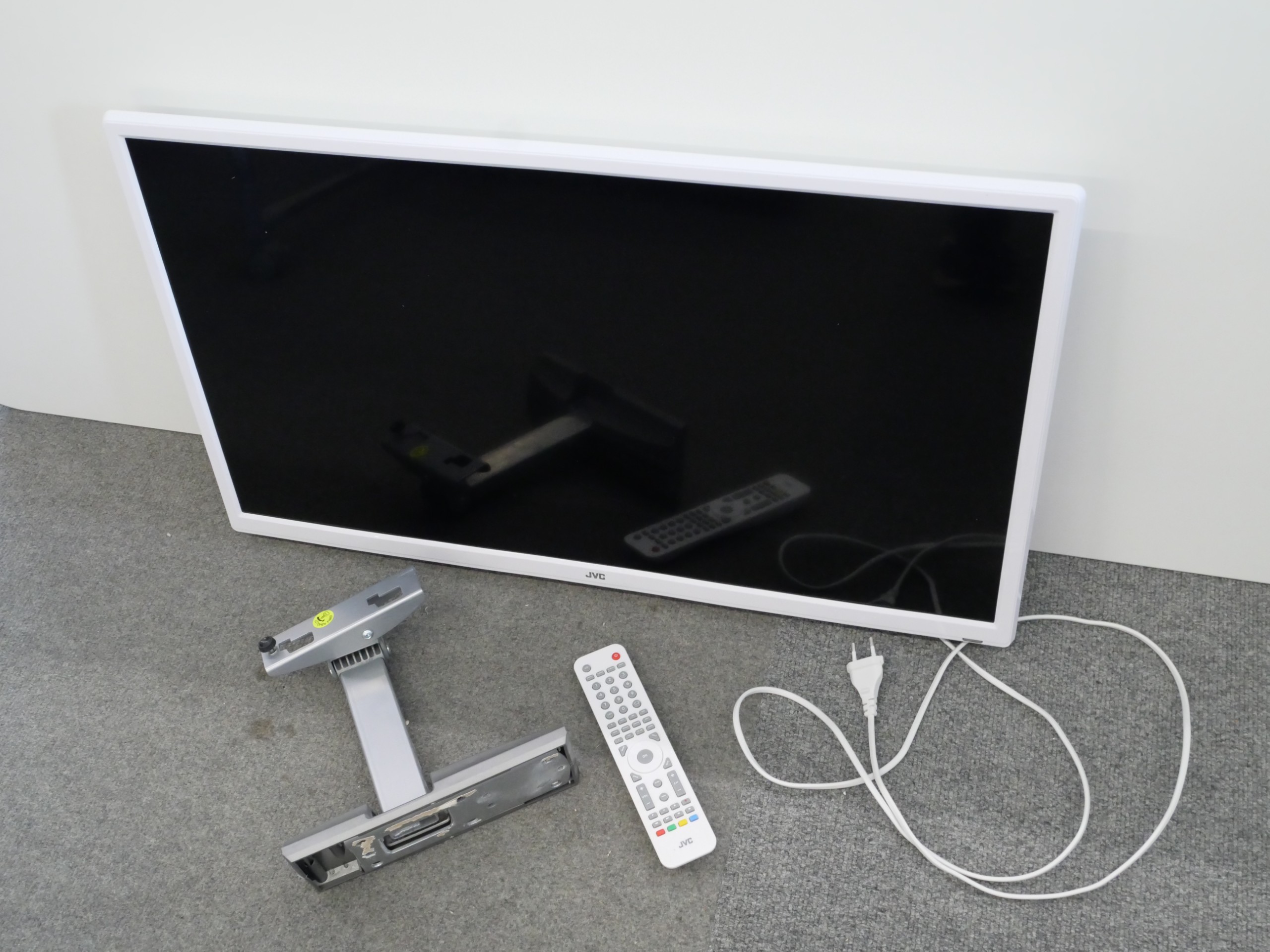 JVC tv - Huutokauppa Ekman