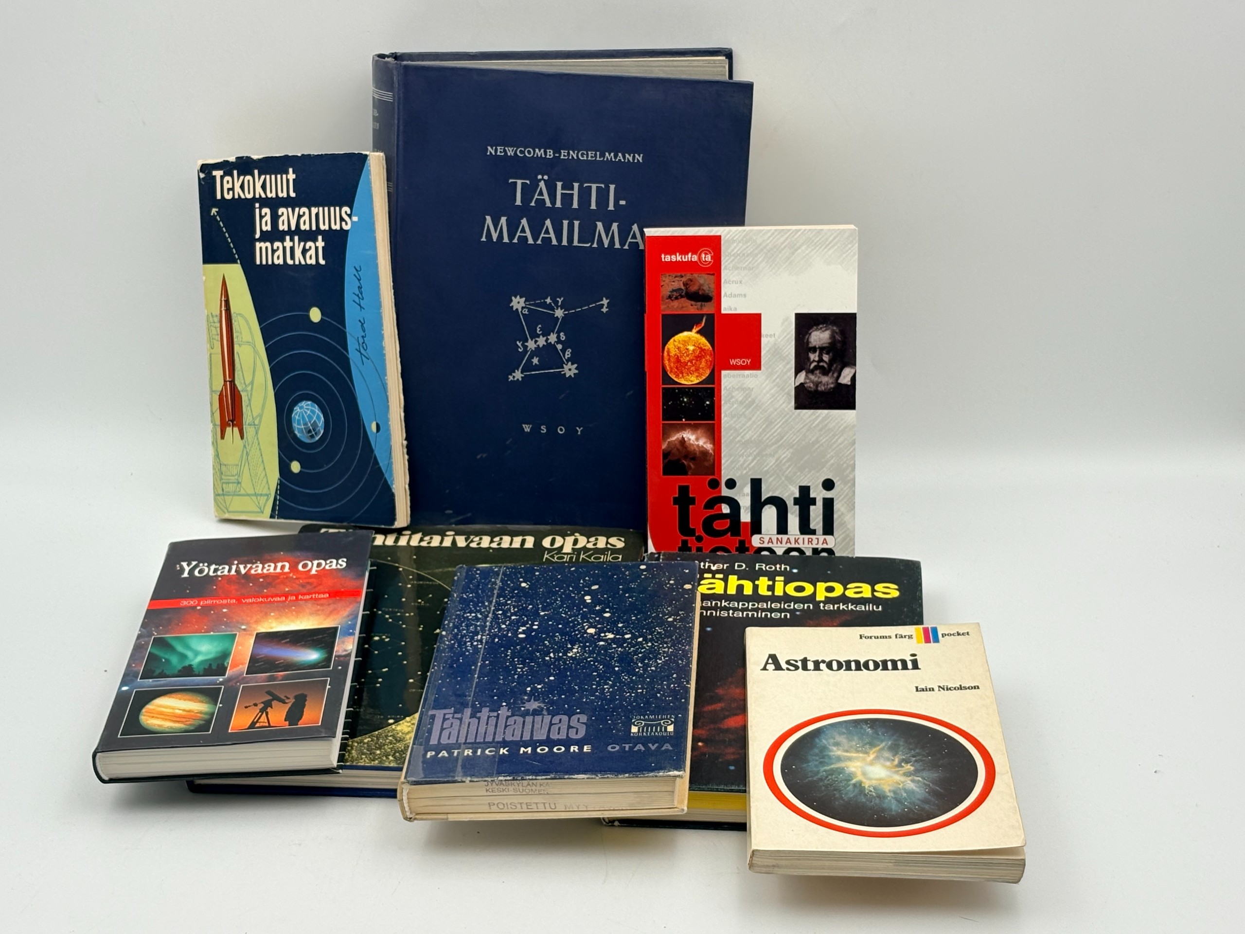 Tähtitiedekirjat. - Huutokauppa Ekman