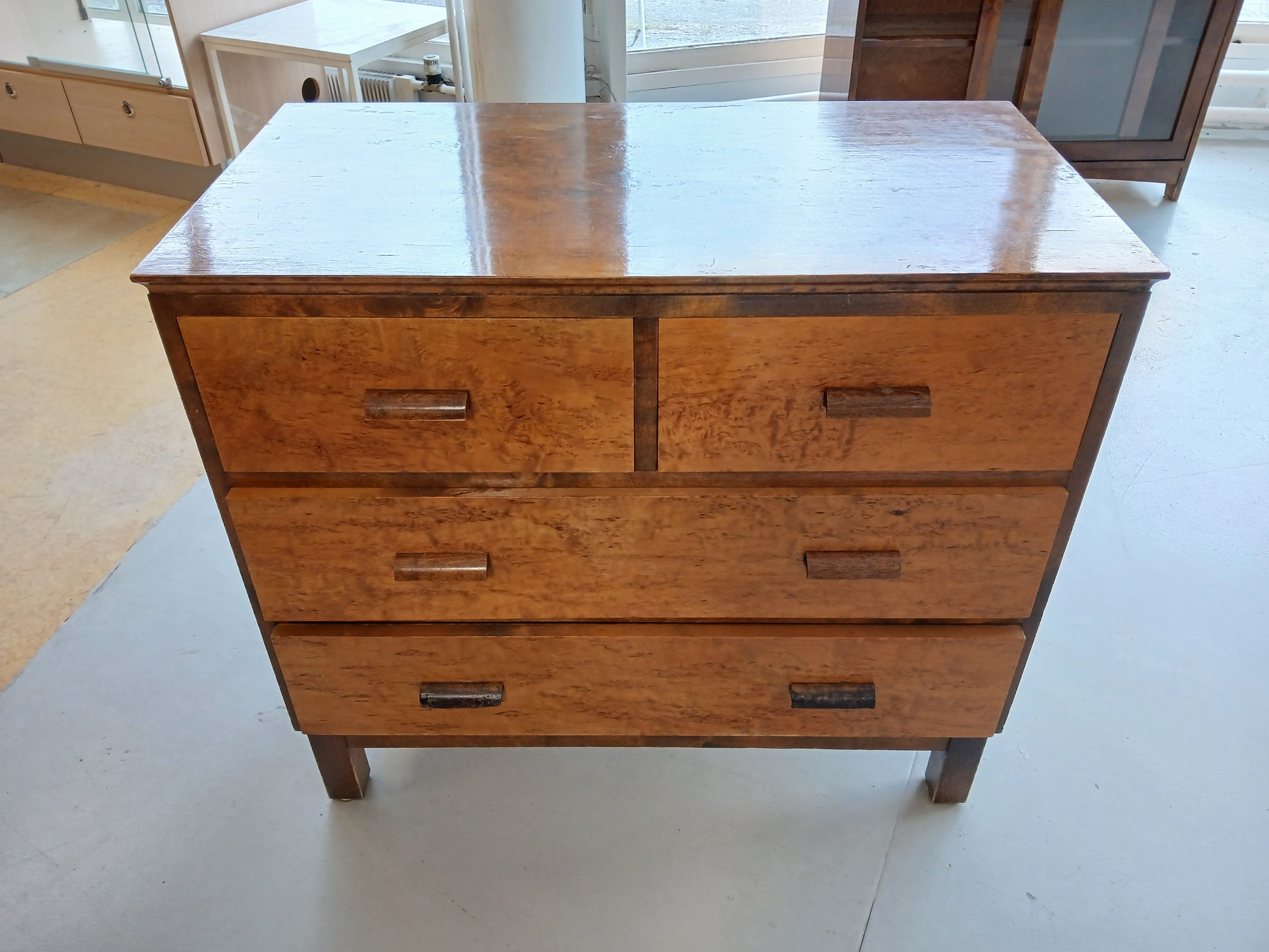 Vintage lipasto - Huutokauppa Ekman
